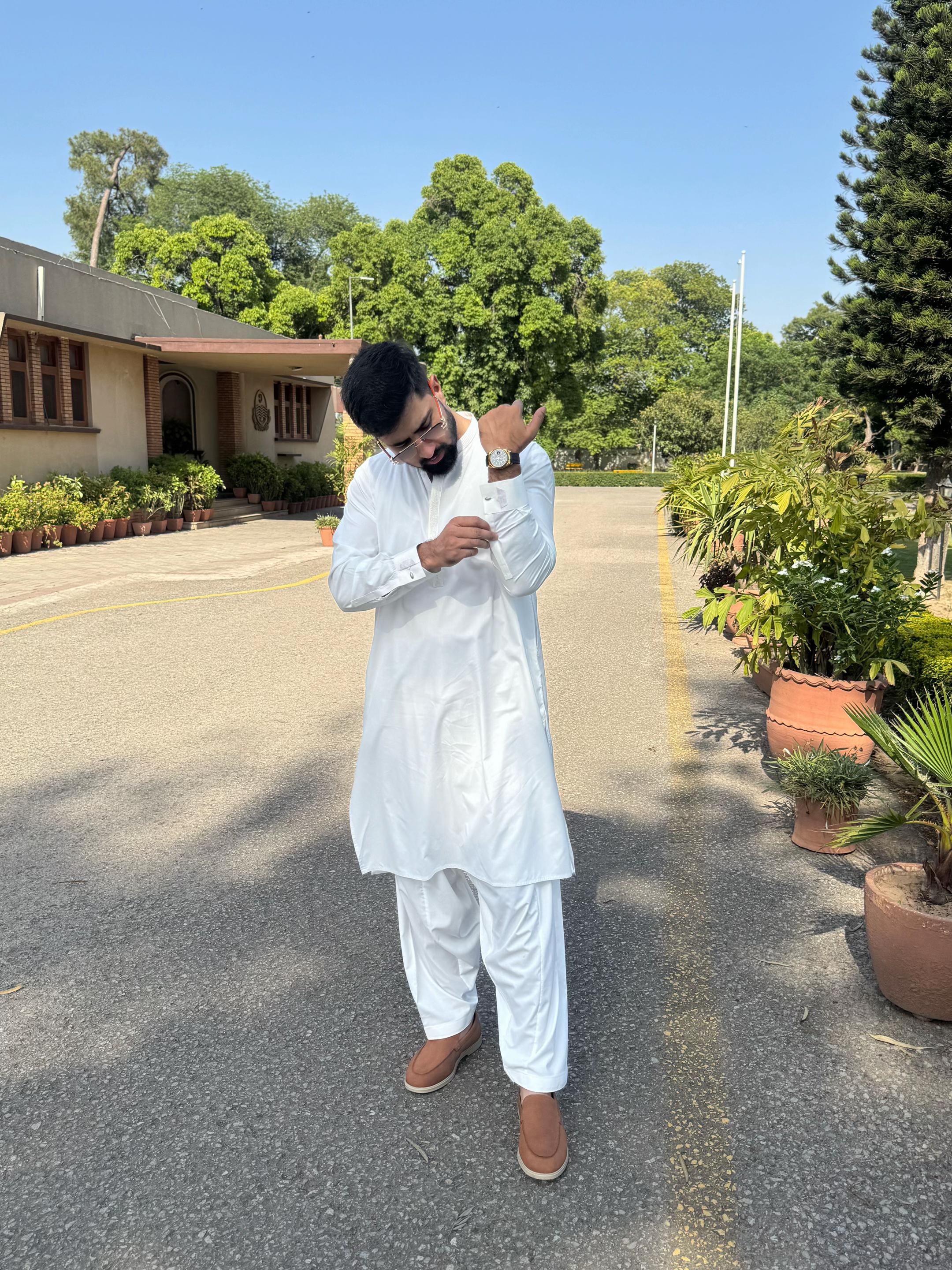 @AFRASIYAB KHALID🎖️