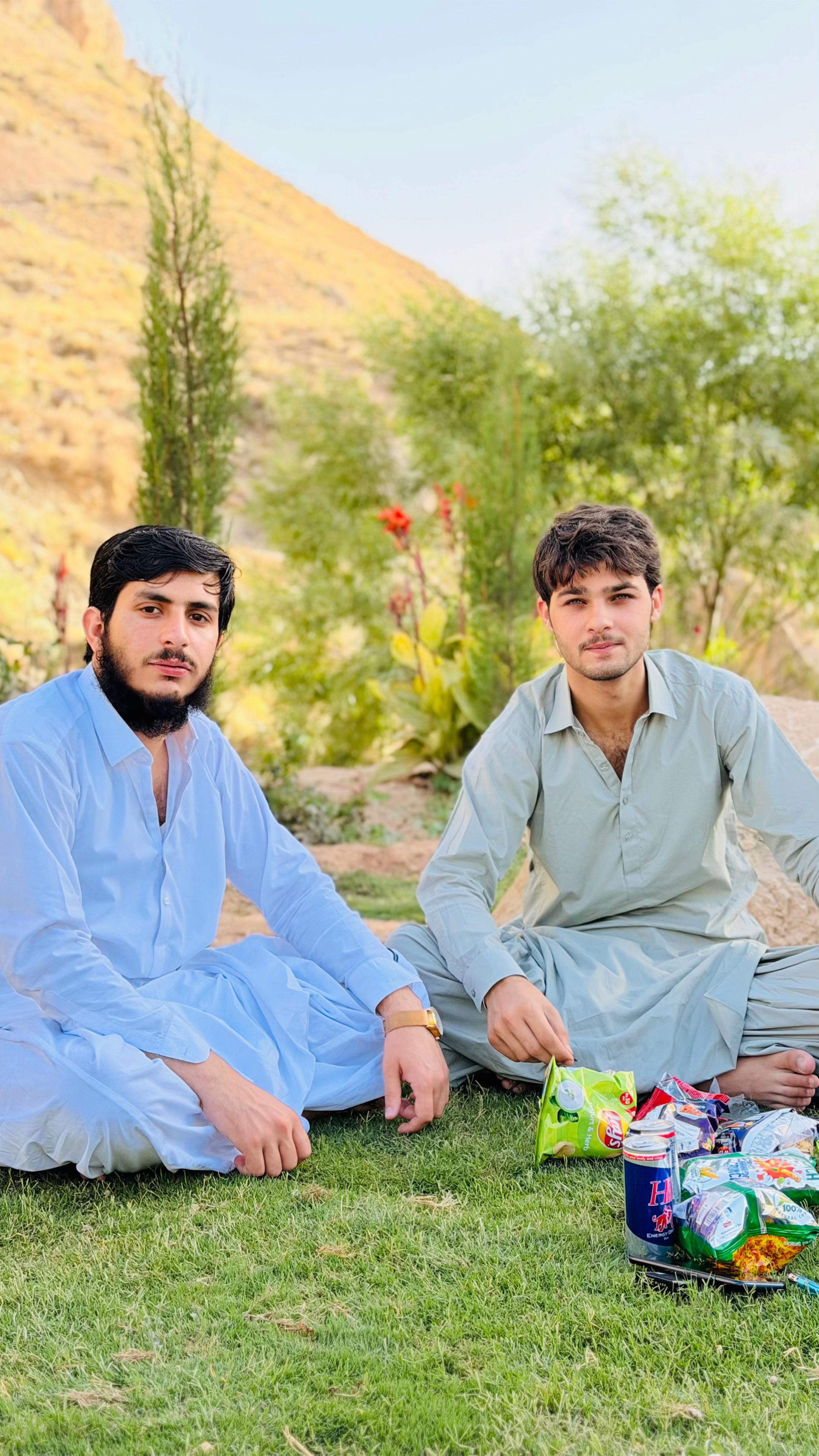@AGHA JANi