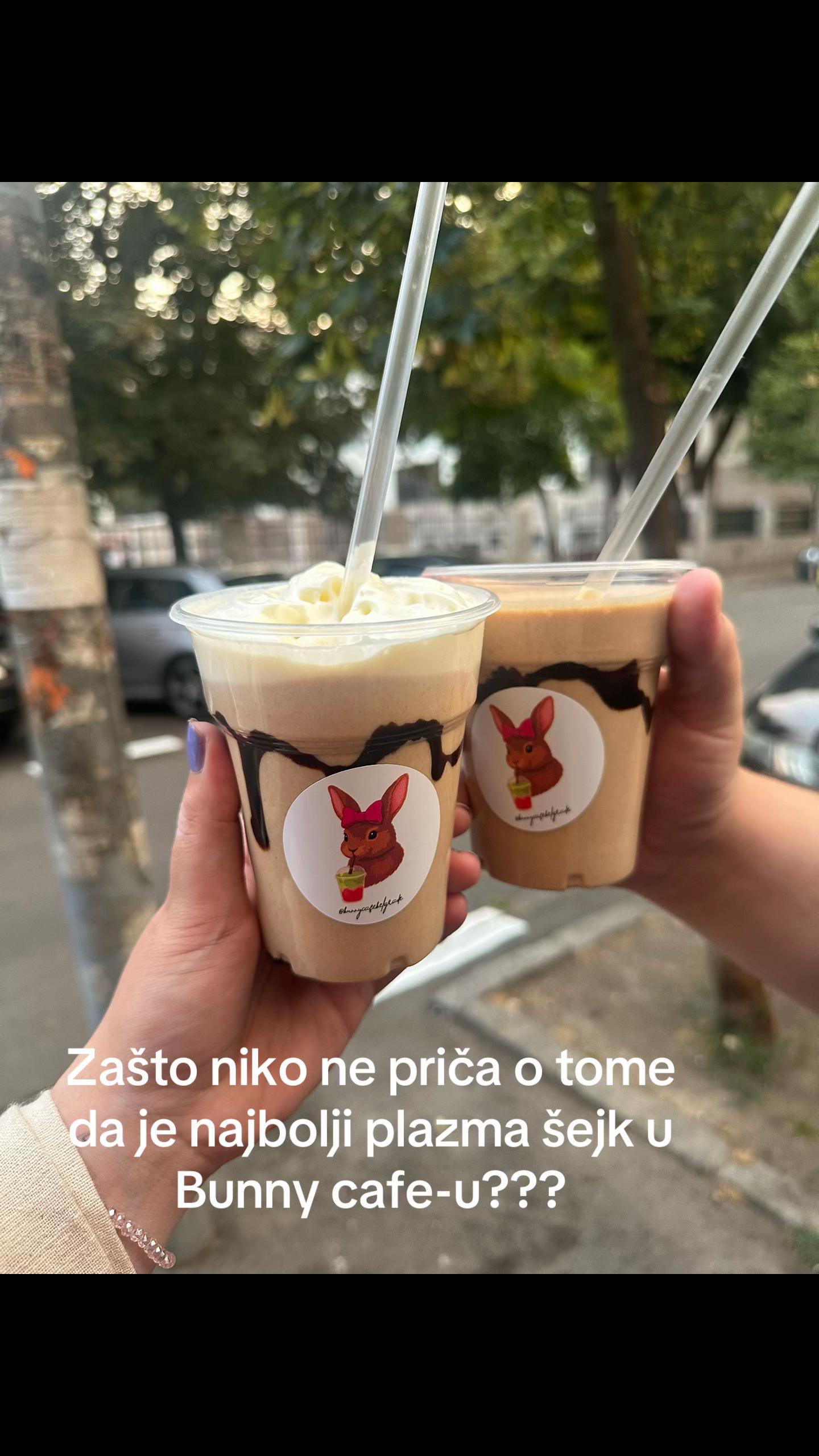 @Bunny caf&eacute;