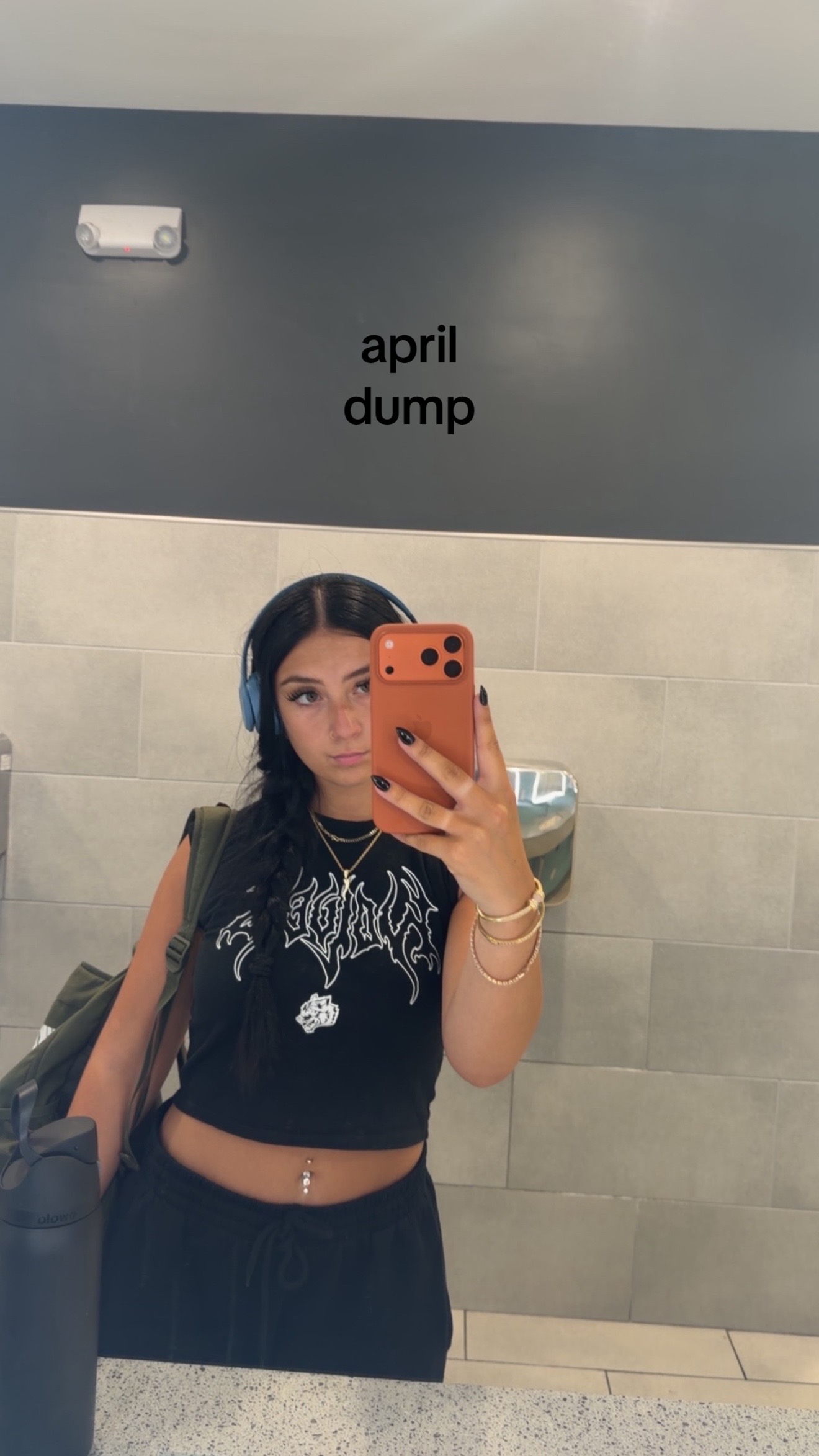@Bella