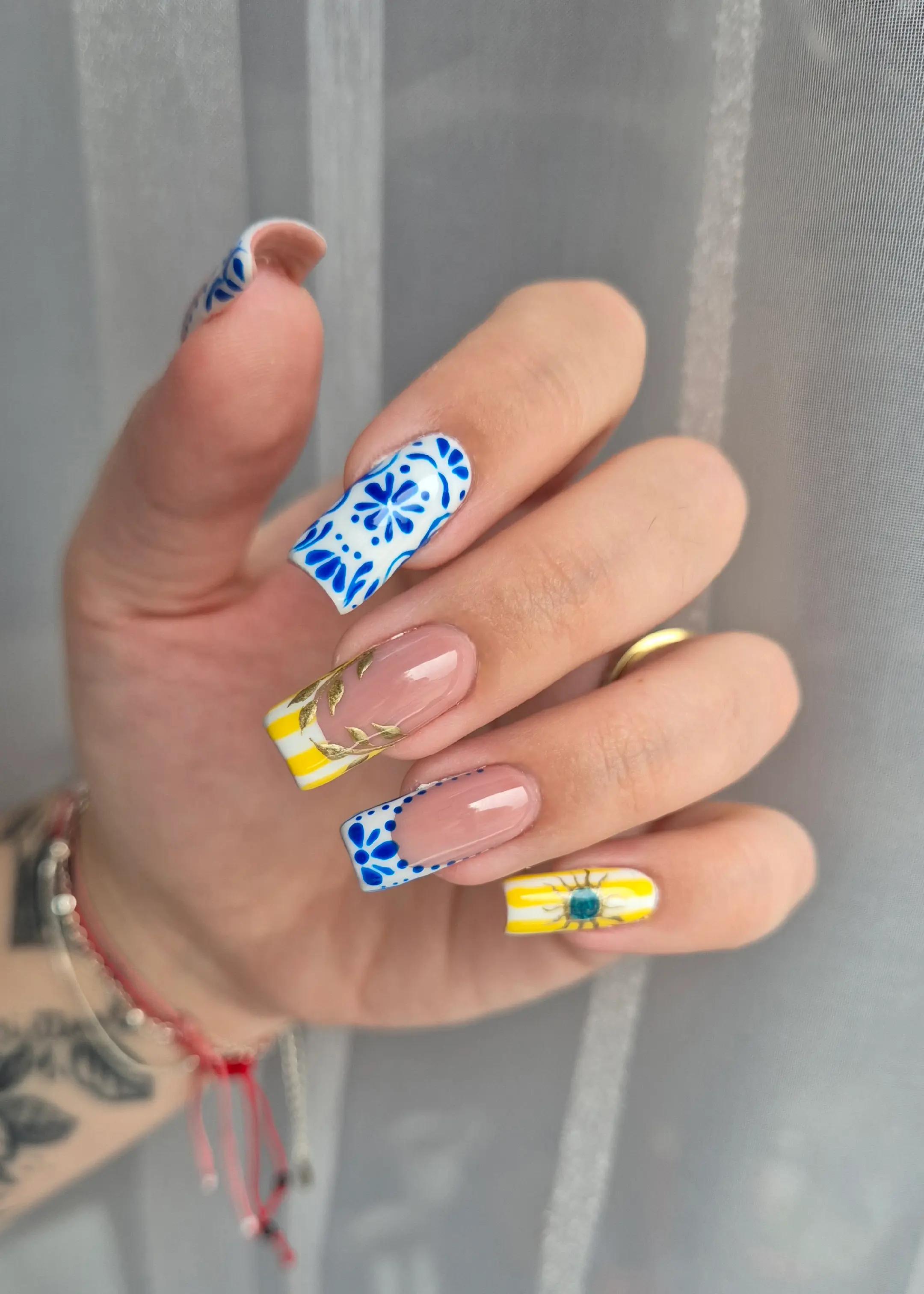 @dolu_nails