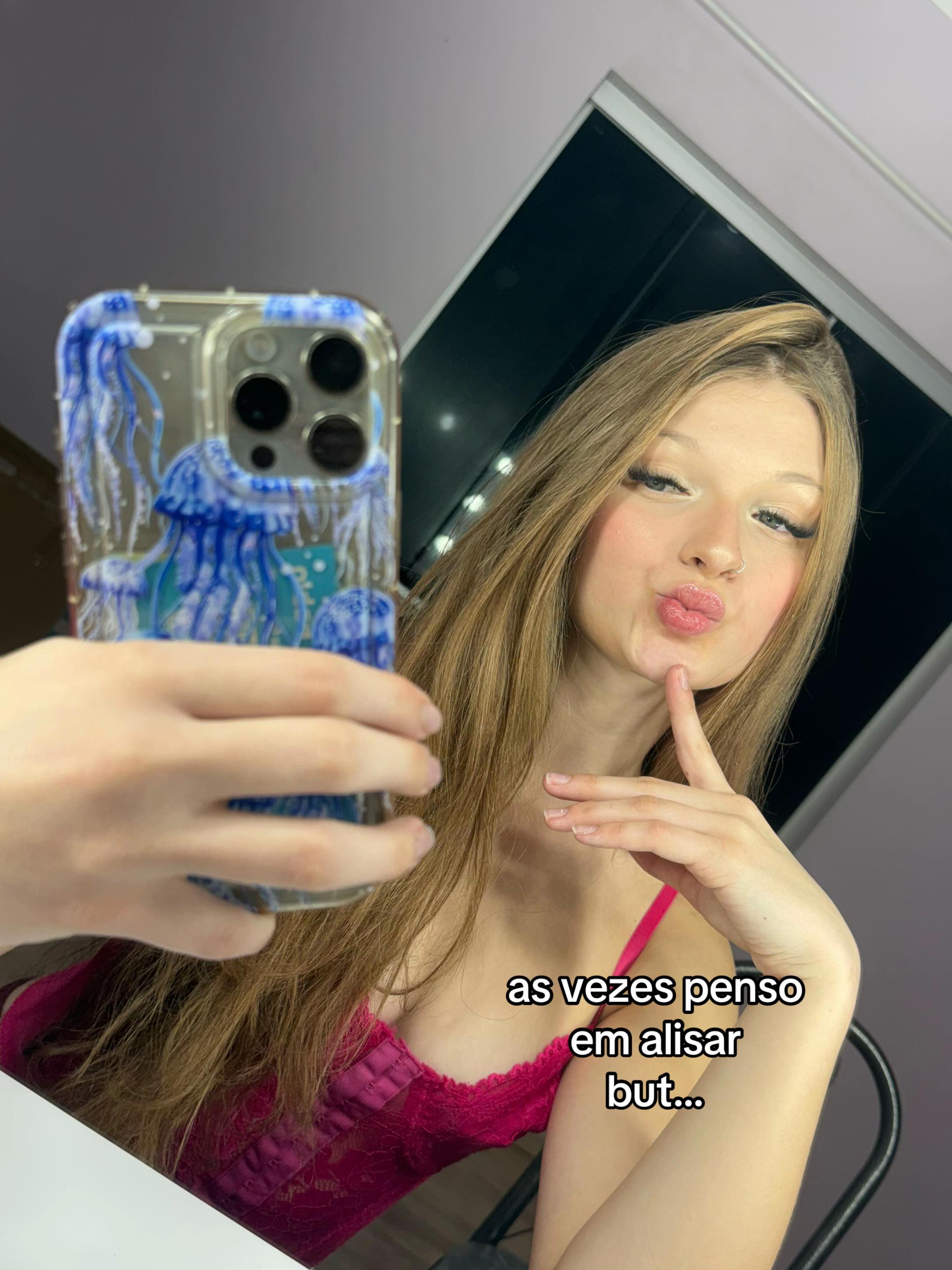 @🧜🏻♀️