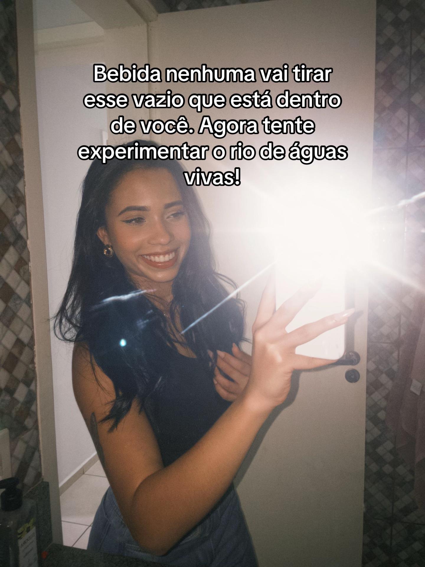 @Emy_
