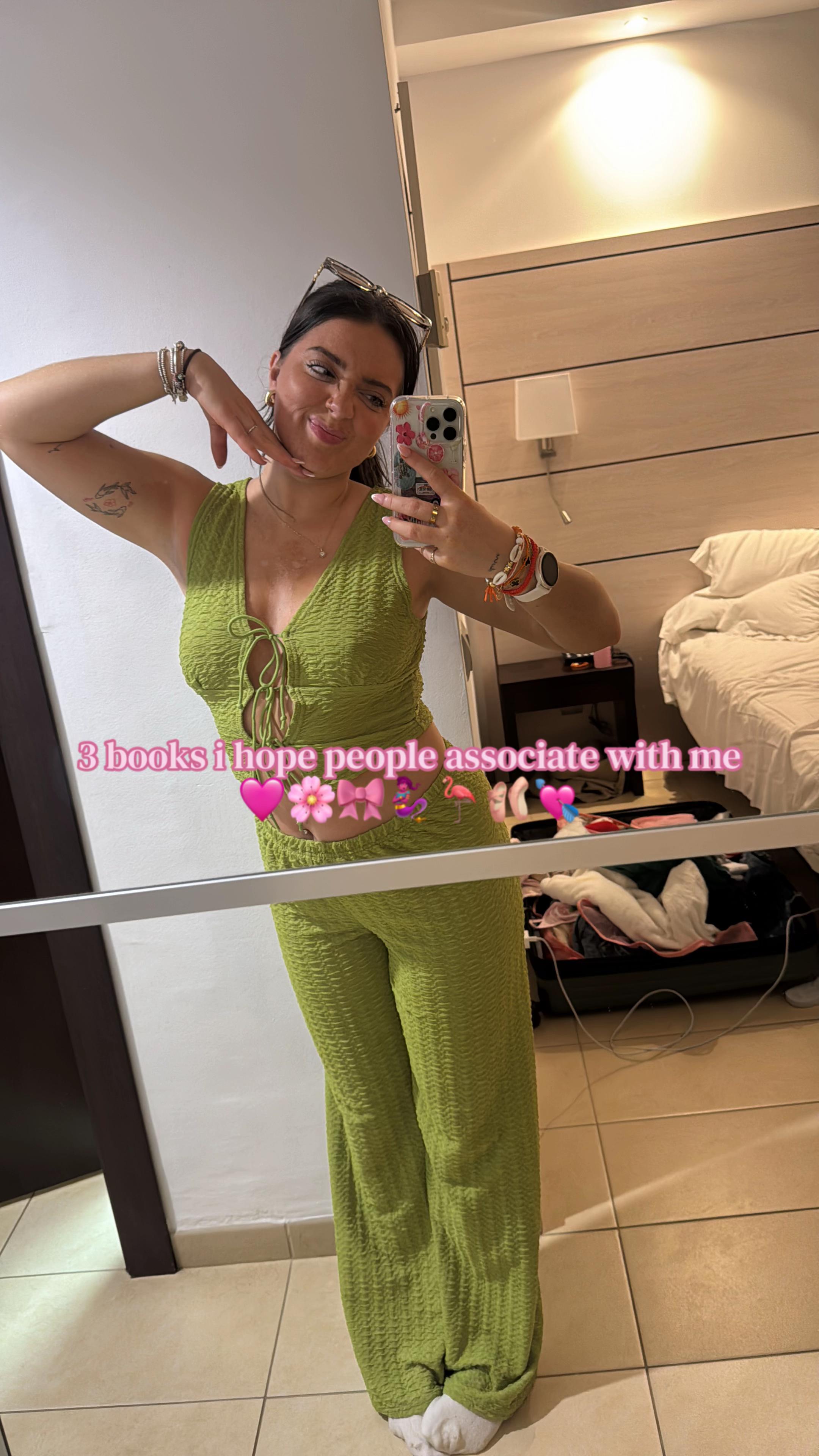 @Bekah🐮 | Booktok