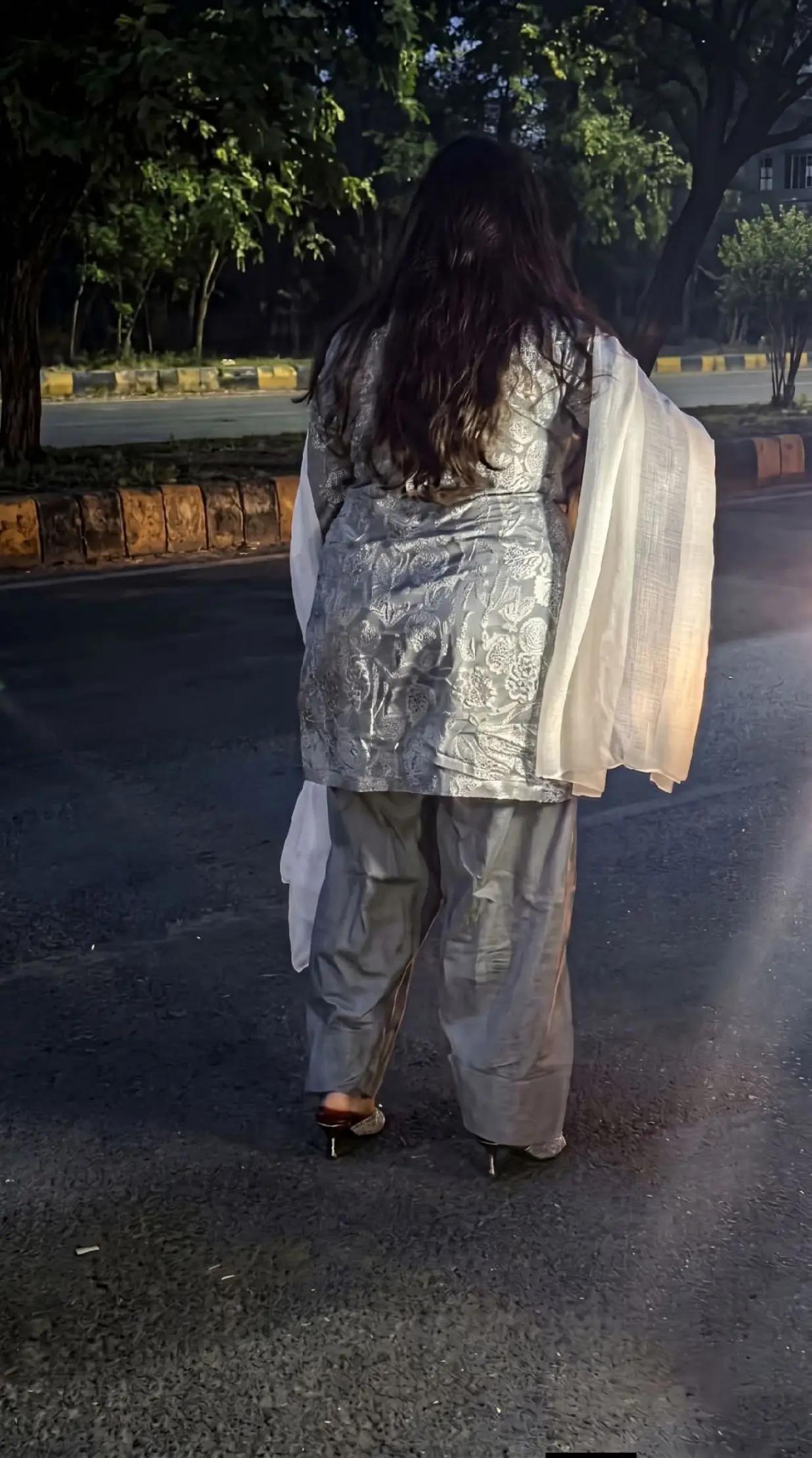 @sonam-khan--302
