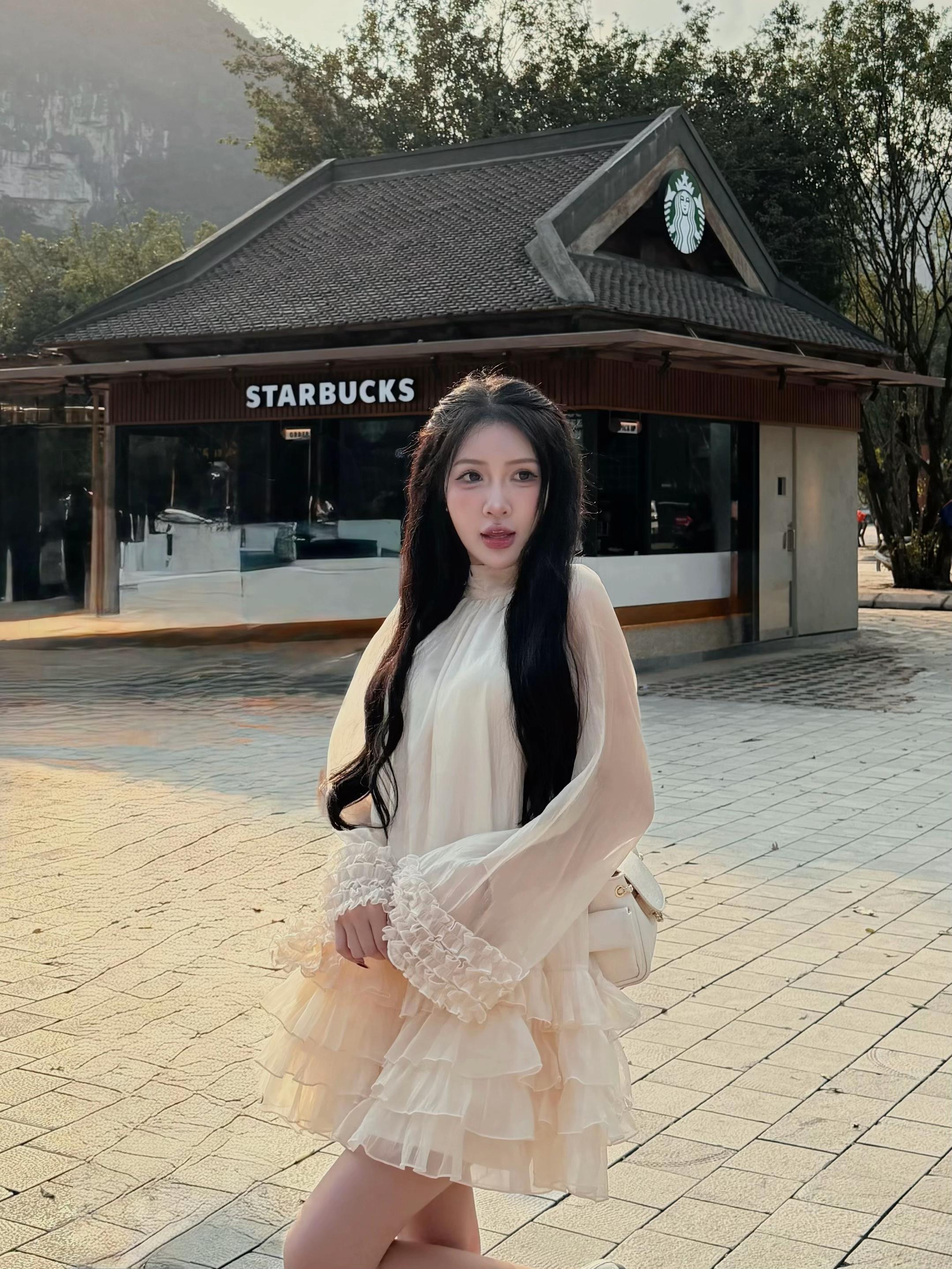 @𝑺𝒂𝒓𝒂𝒉 🦋