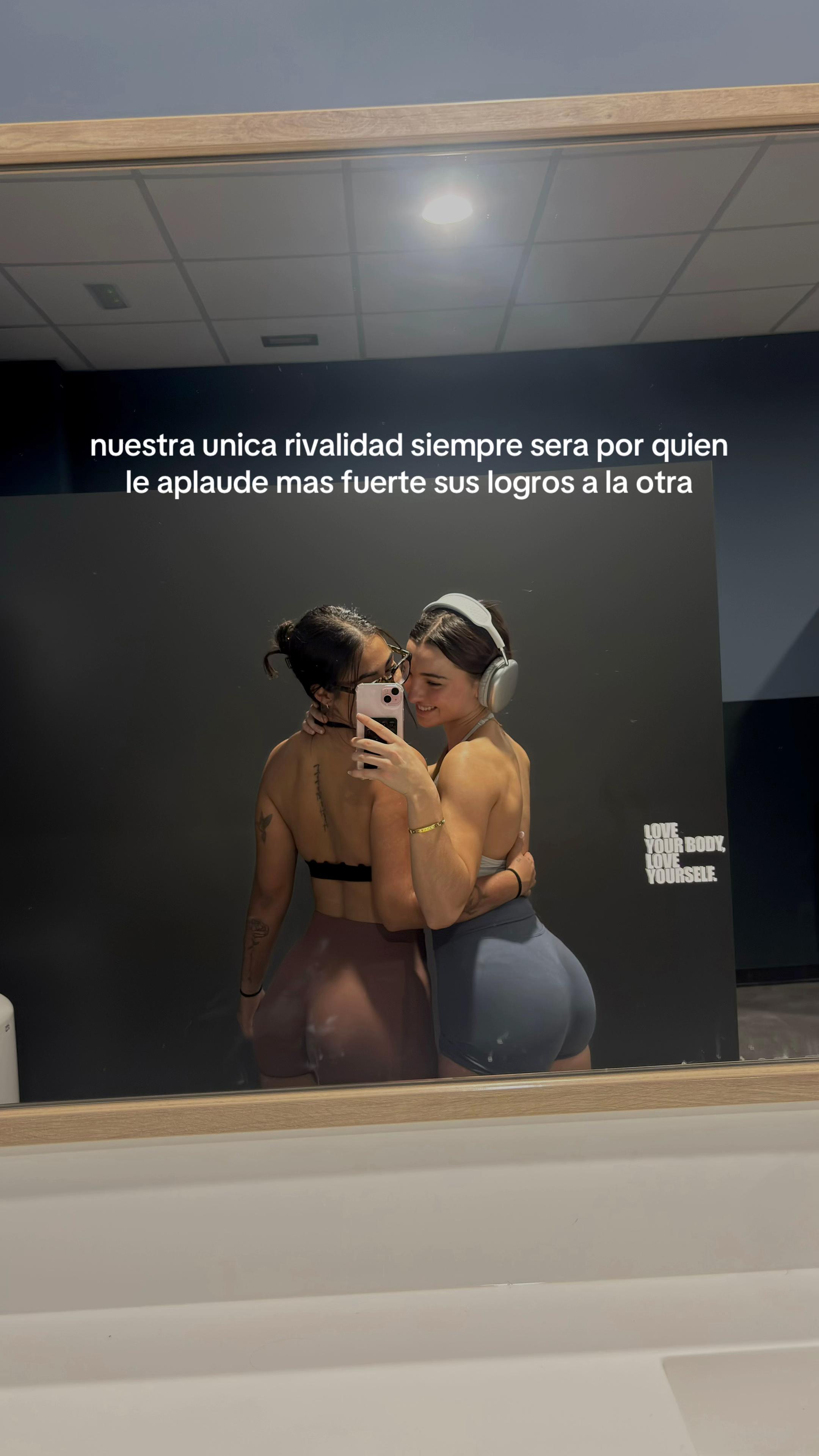 @luciamilan