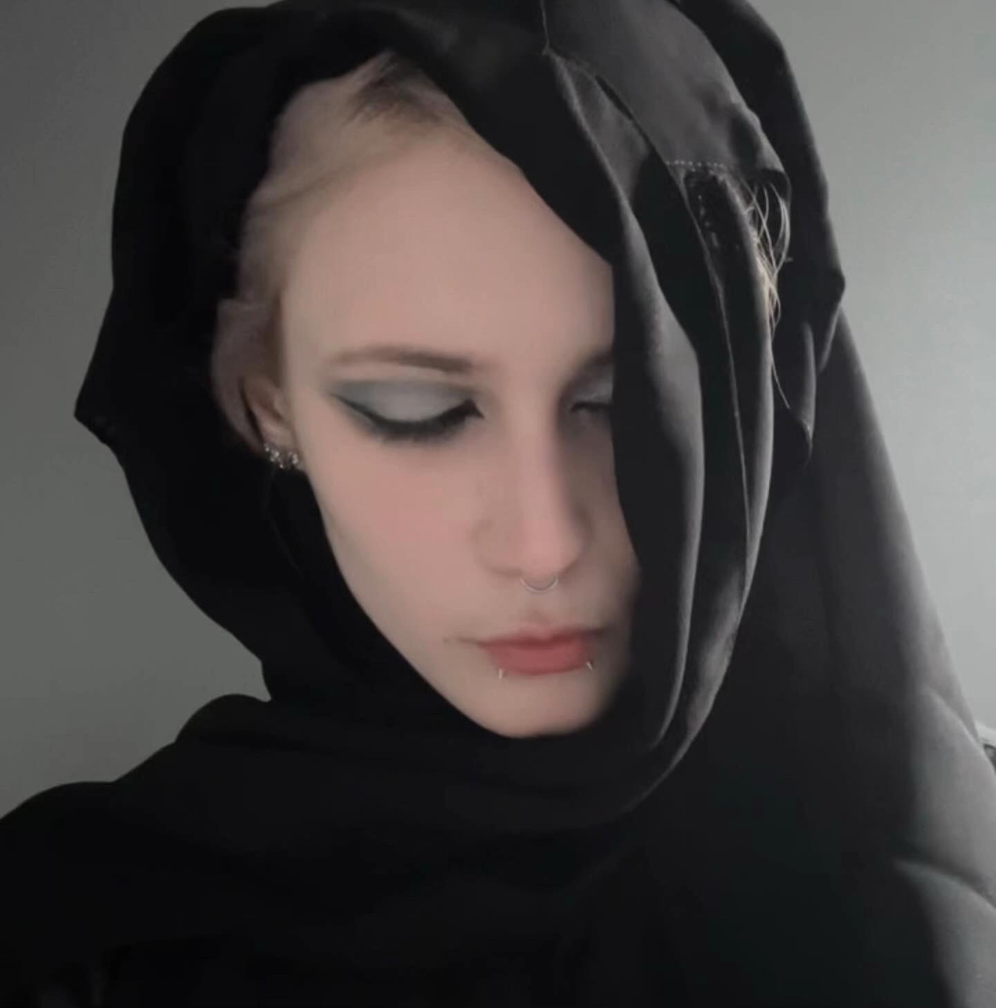 @insaneebtch