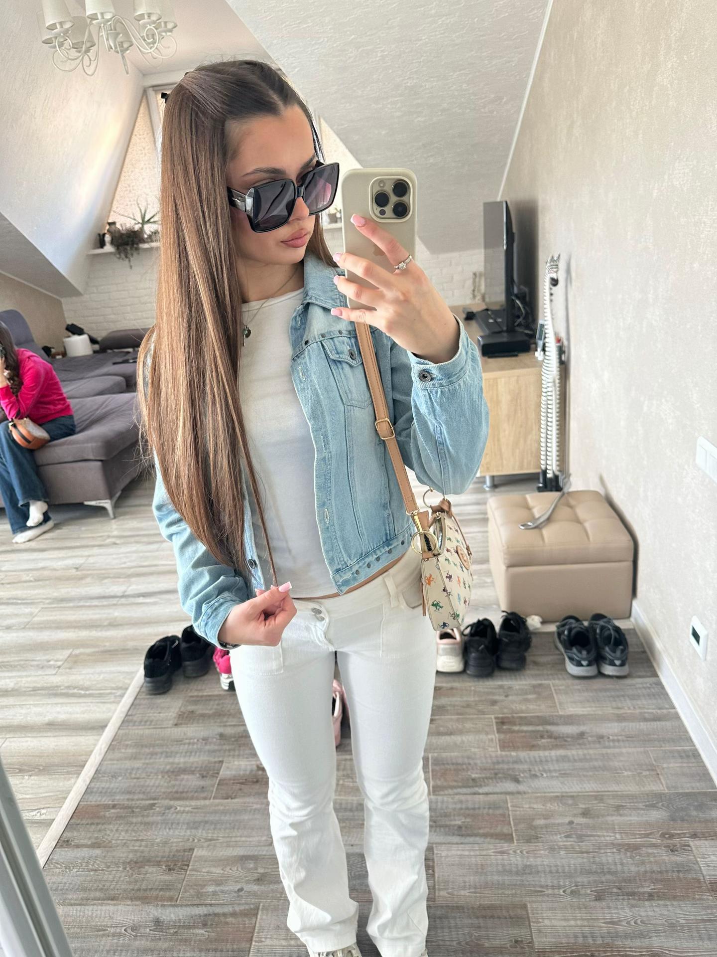 @vivi_bolt