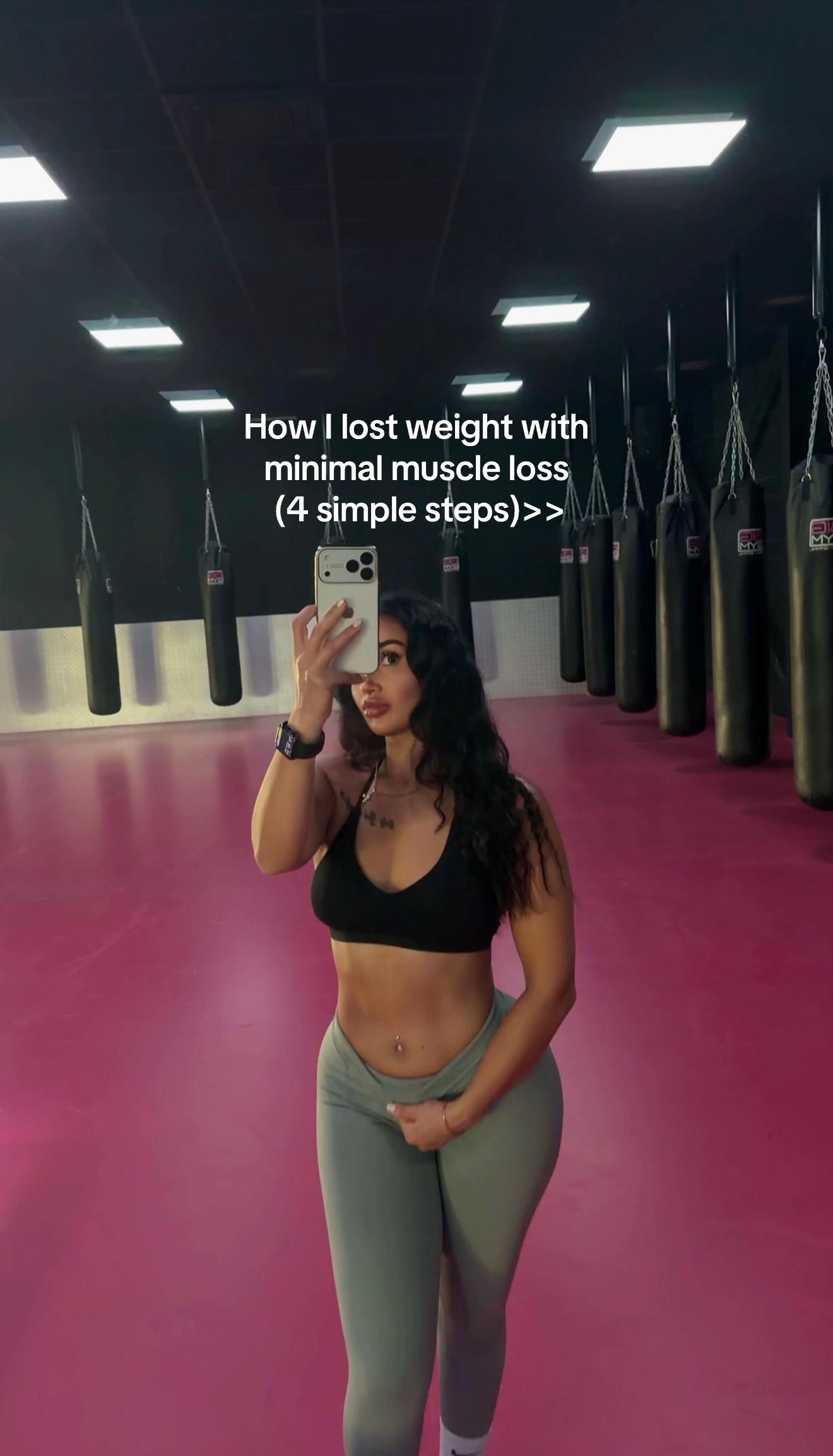 @EllxFit