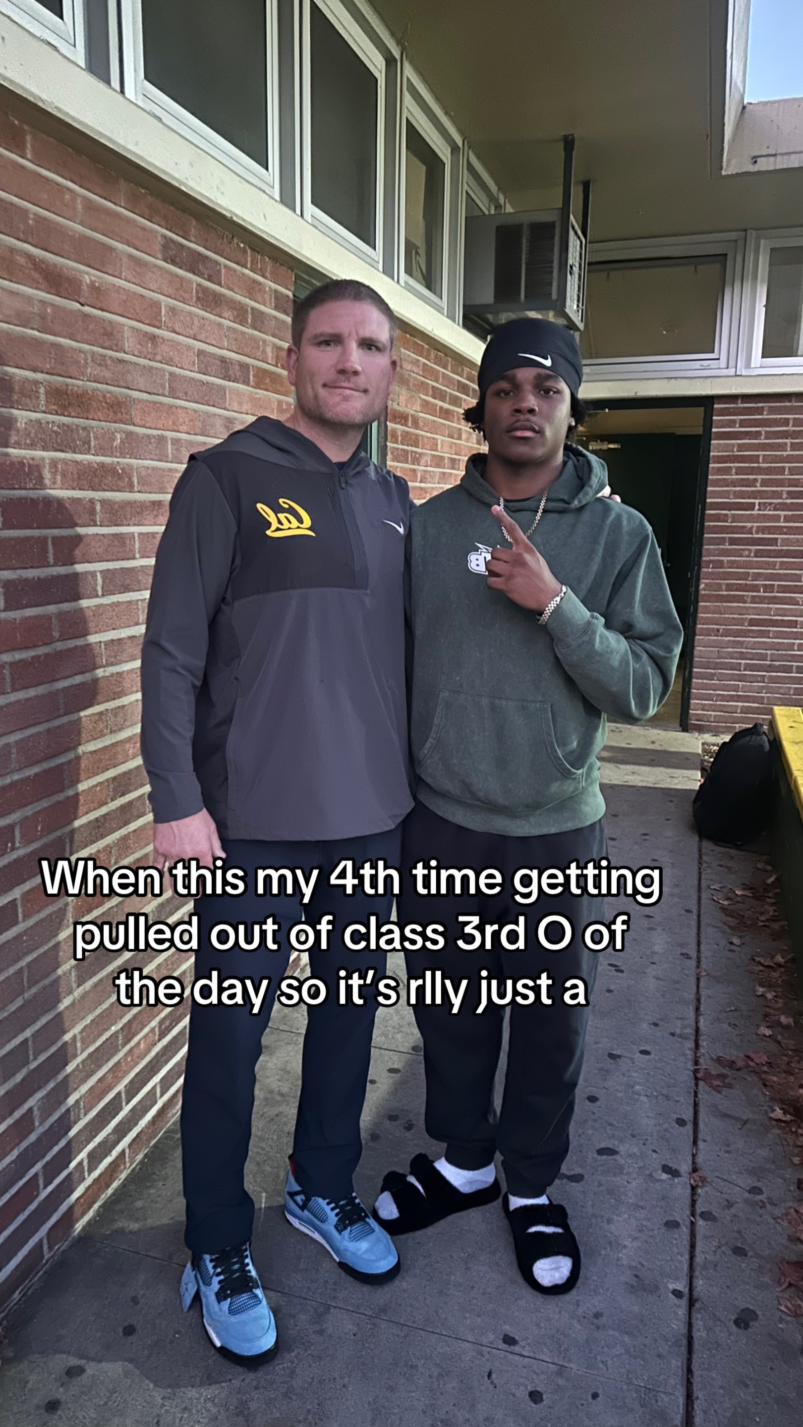 @🧎🏾♂️➡️
