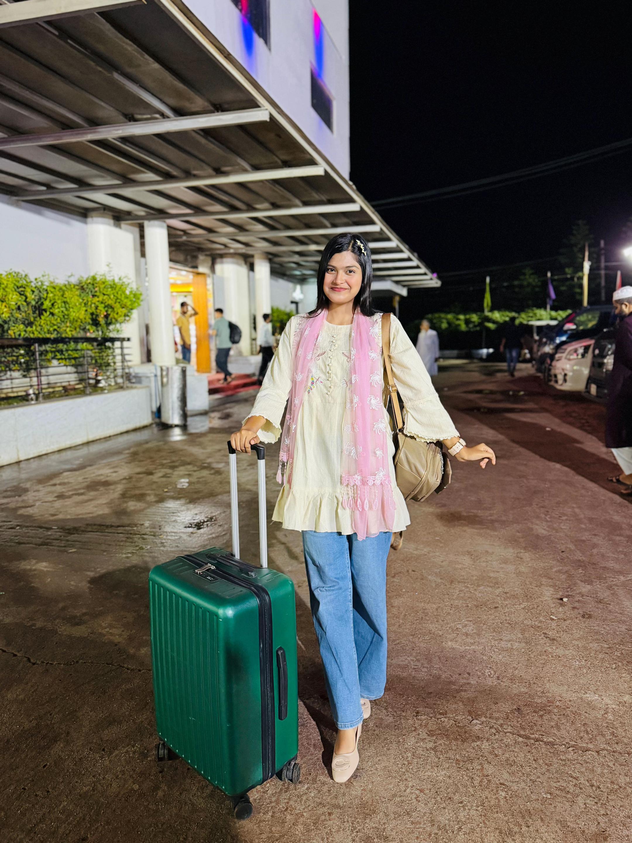 @Akhi Pakhi