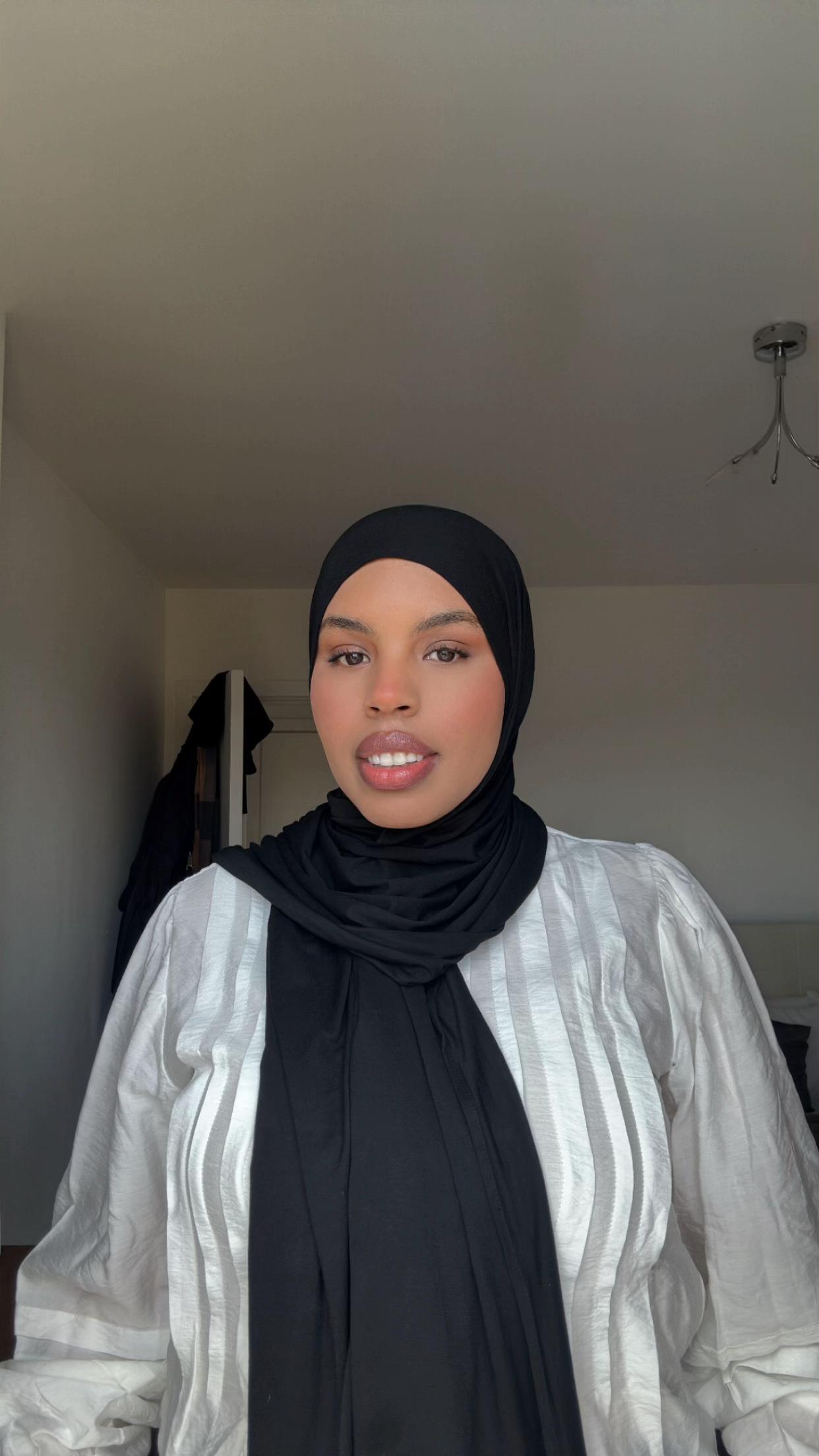 @Aisha🧸