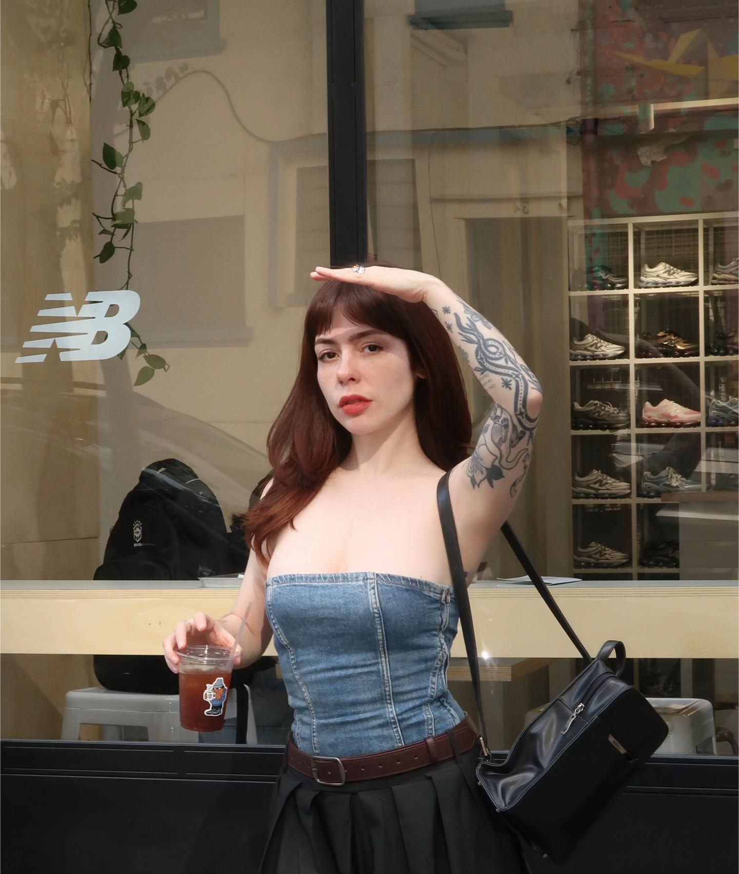 @thays ✮⋆˙