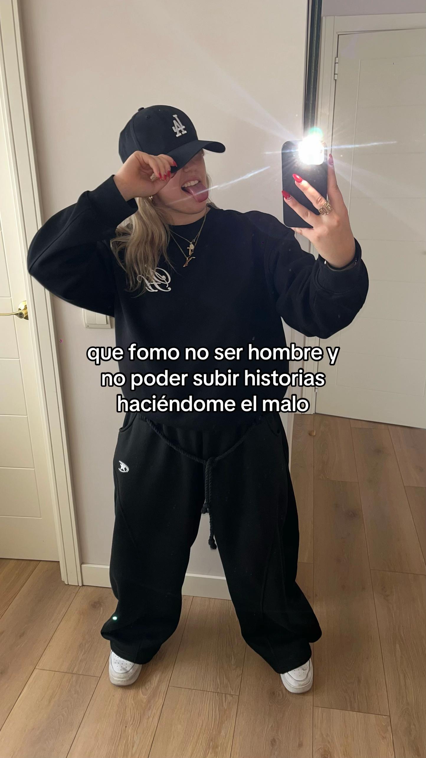@𝐄𝐬𝐭𝐞𝐟𝐚𝐧𝐢𝐚