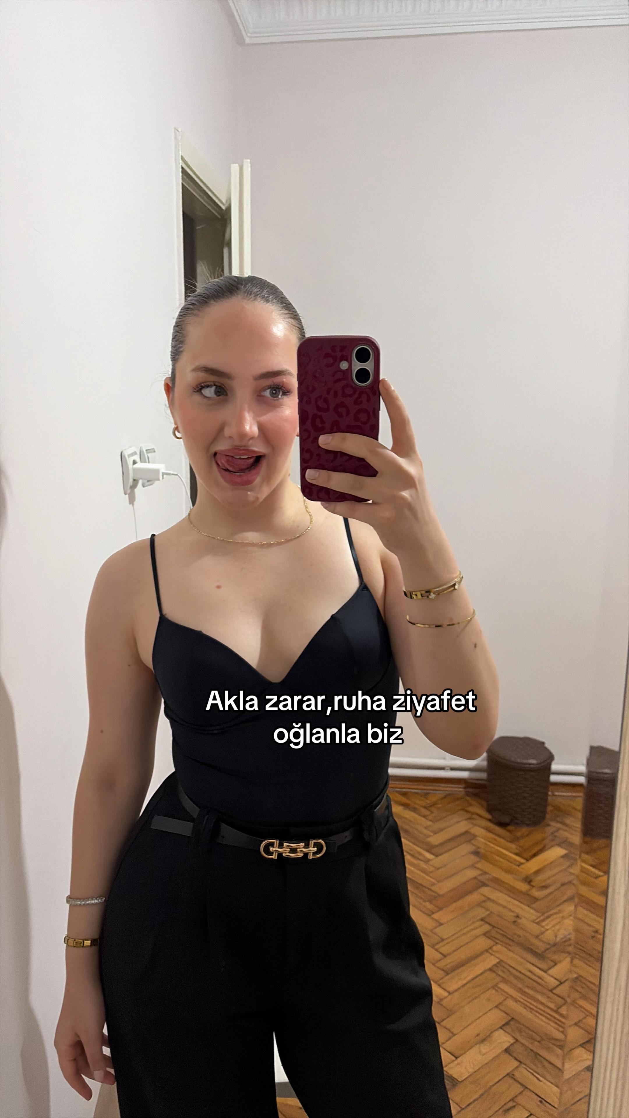 @Esmanurdklc