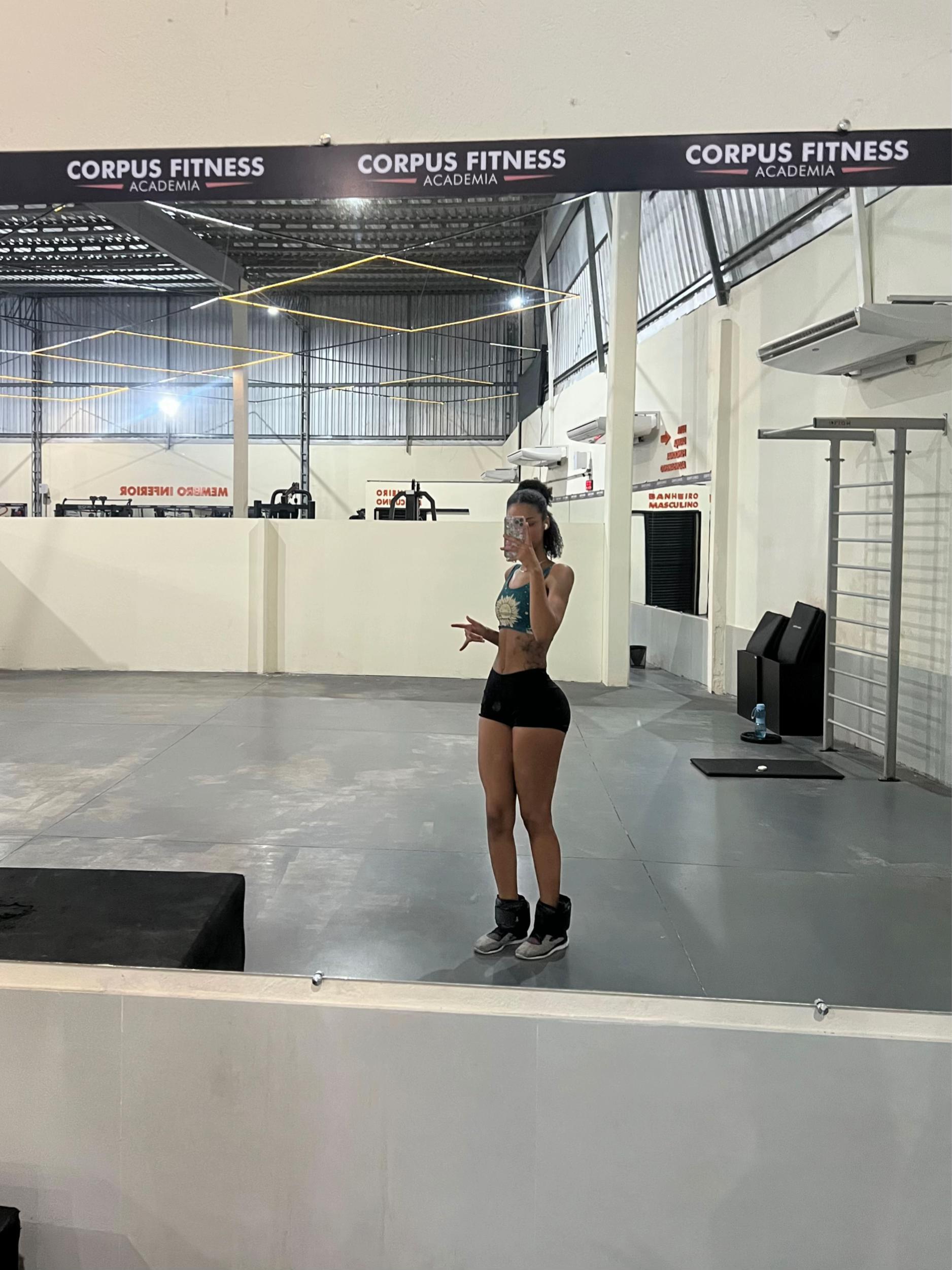 @Hipólito