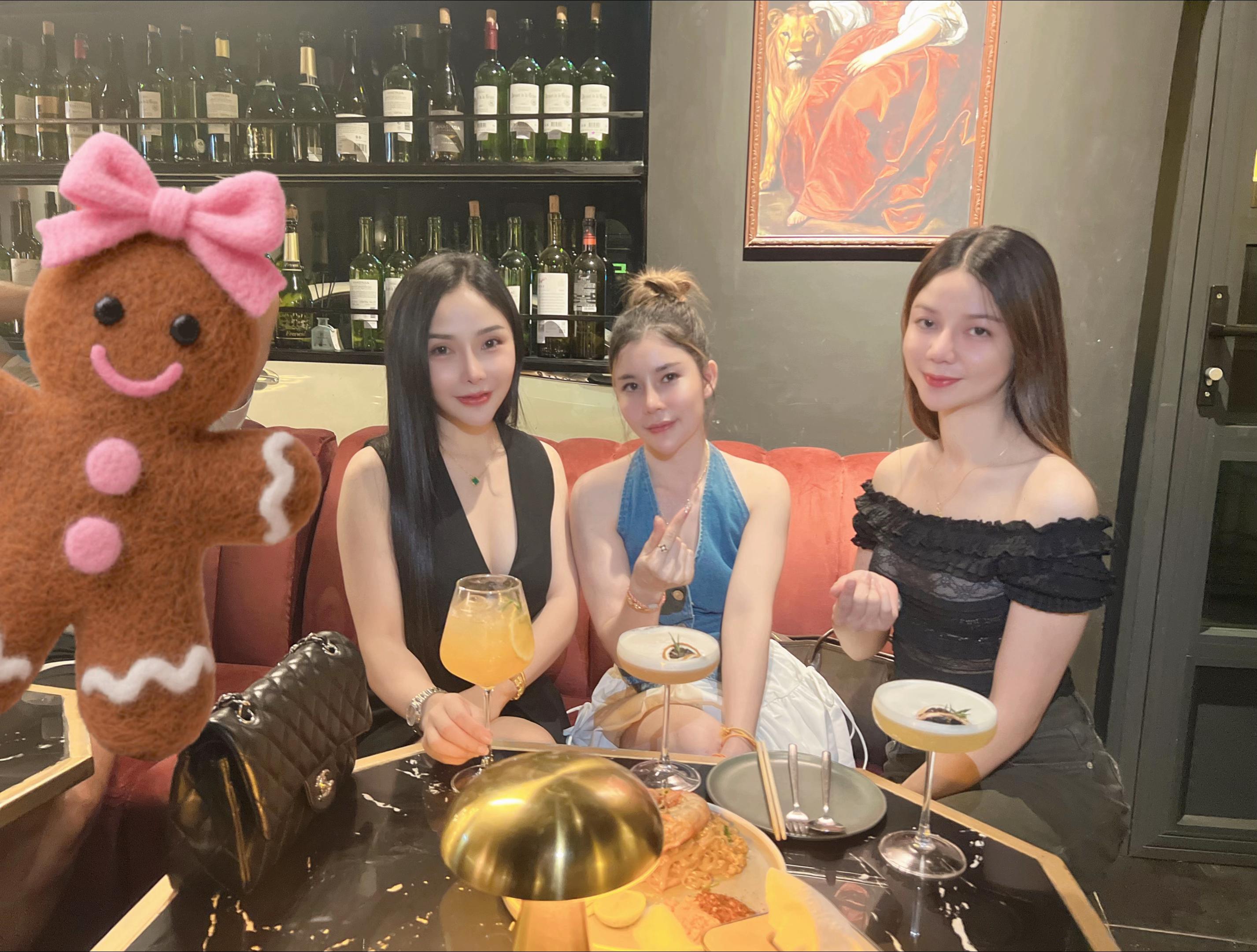 @Em hàng💎