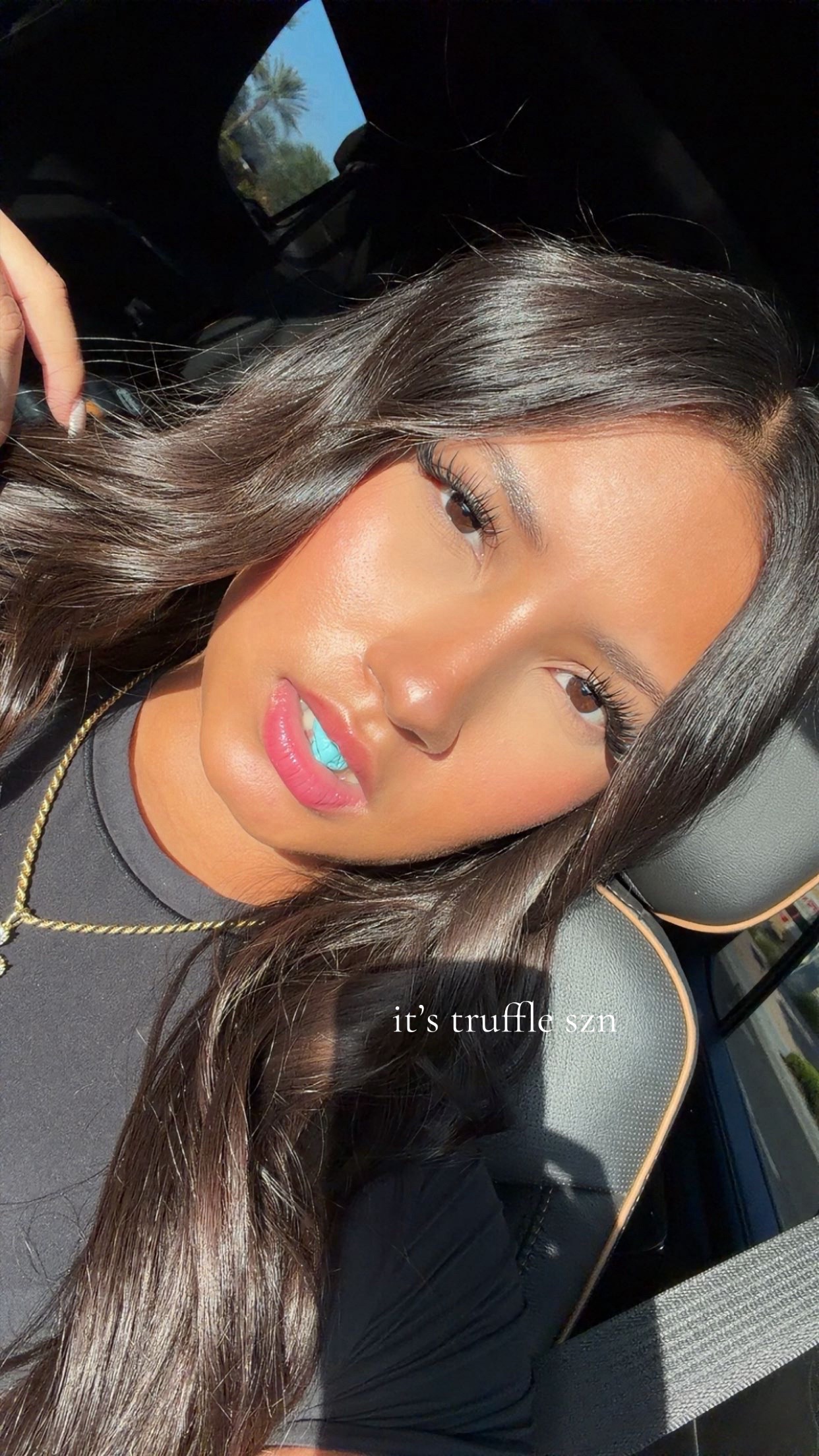 @yamila