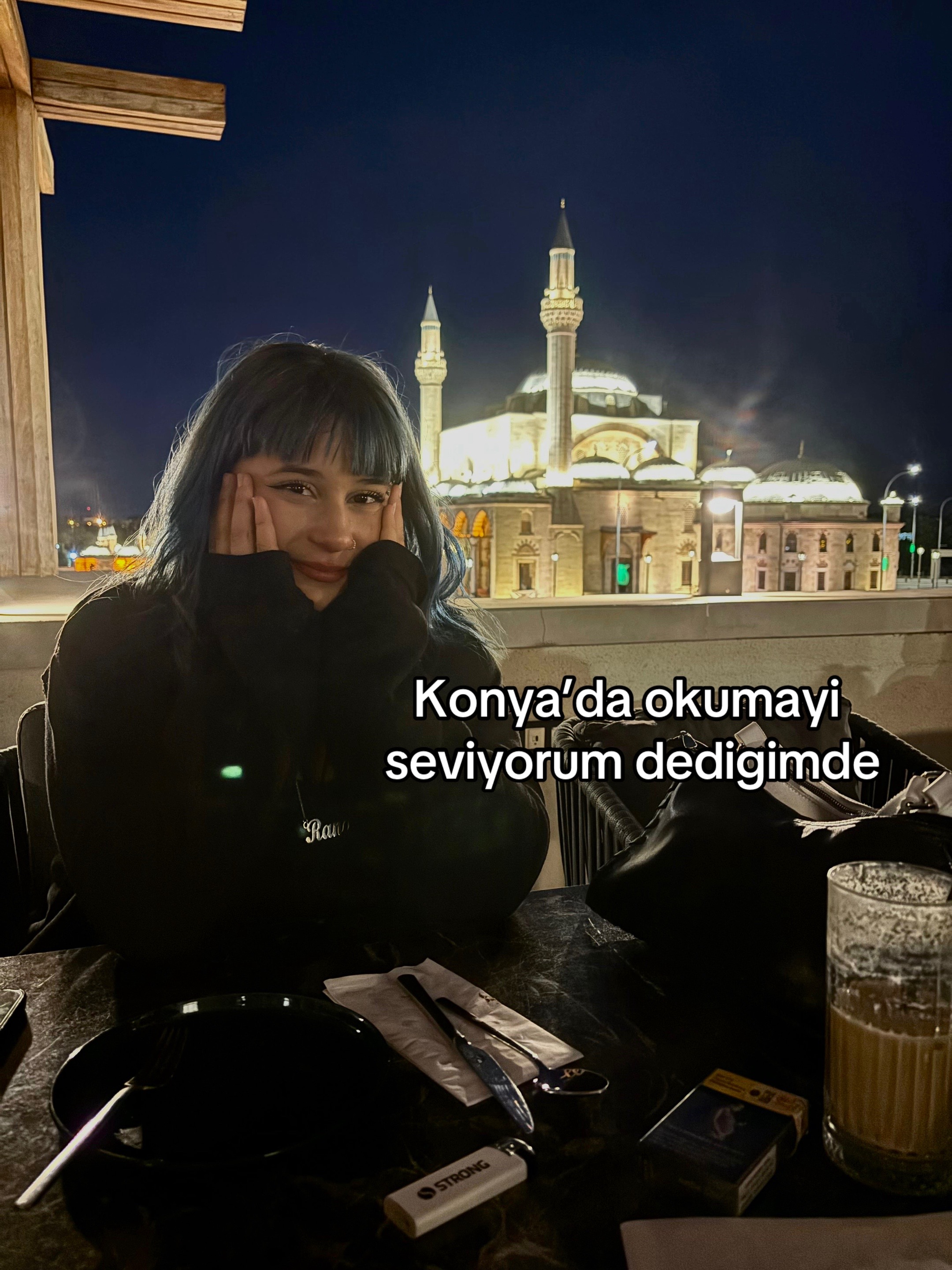 @Reynaa