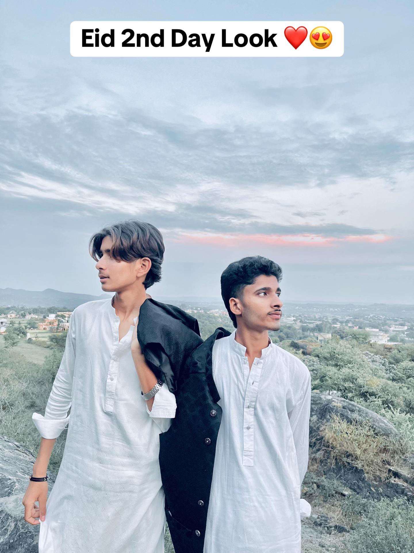 @Raja Moiz vlogs