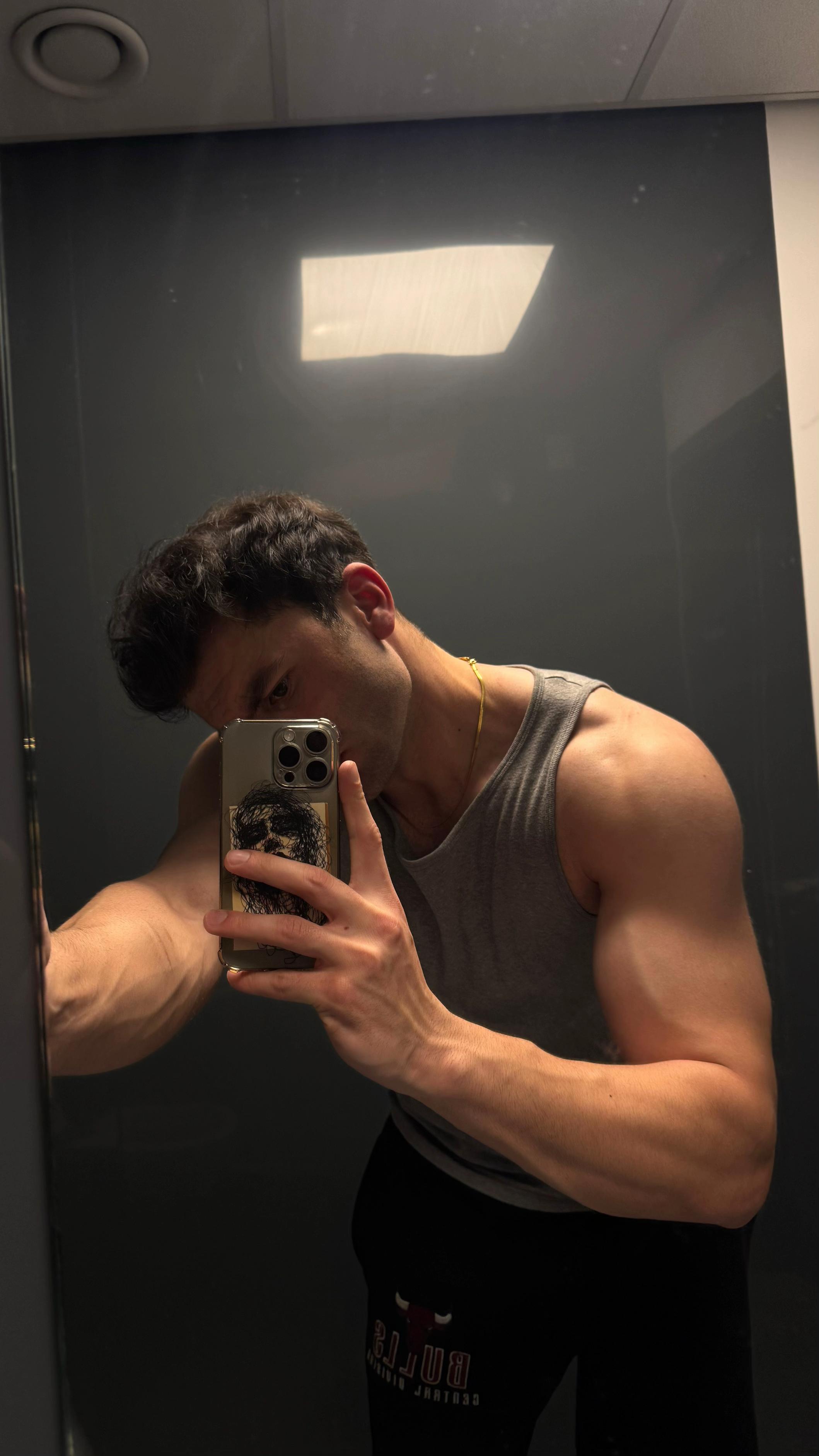 @🐺