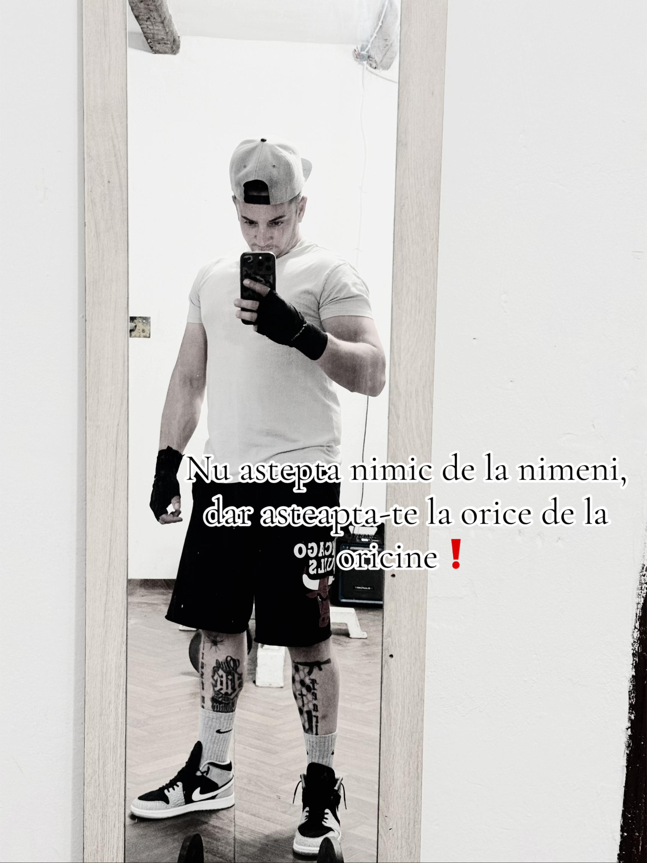 @𝔻 𝕖 𝕟 𝕚 𝕤 𝕄 𝕚 𝕔 𝕝 𝕖