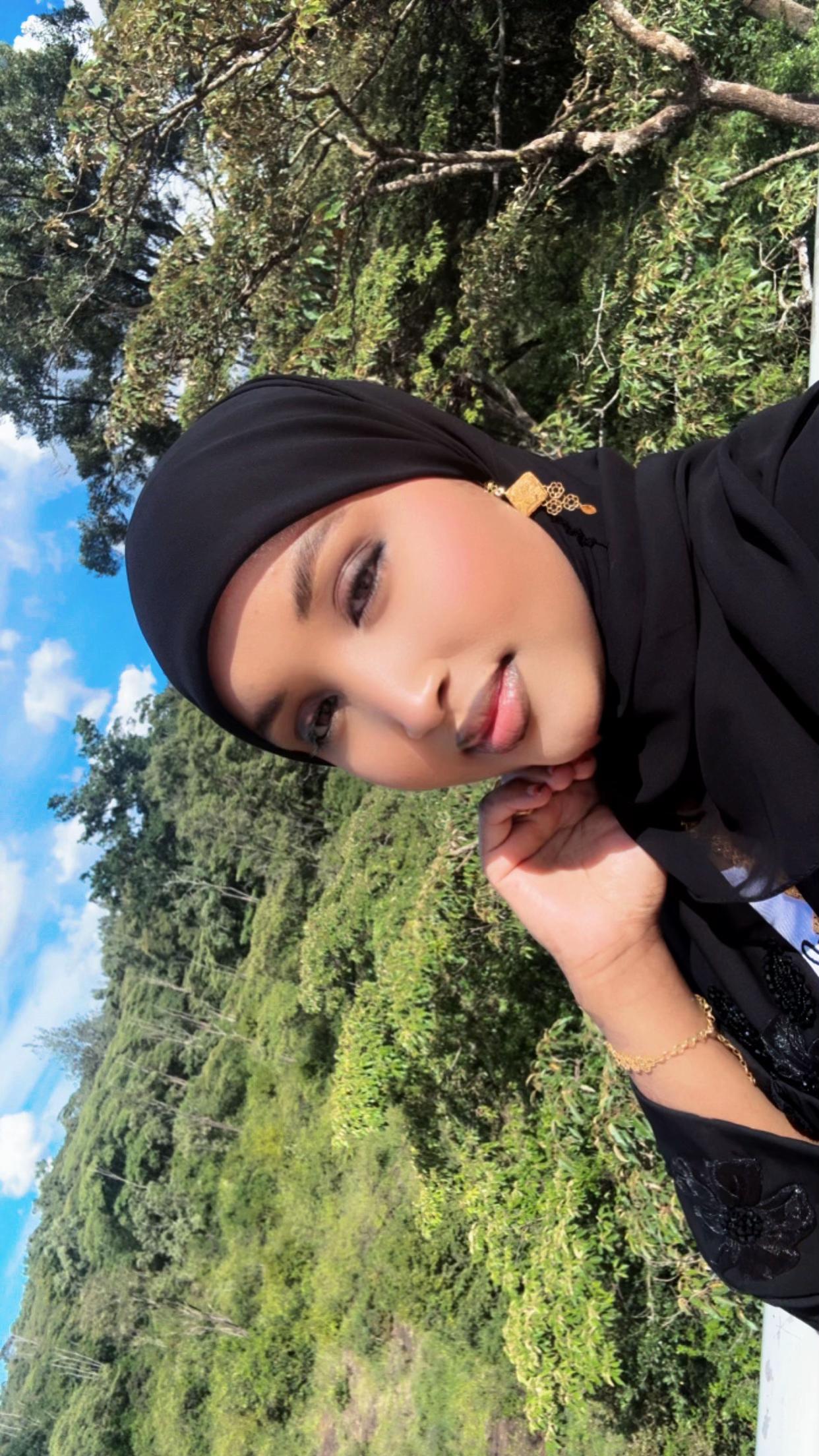 @Hani🍯🖤