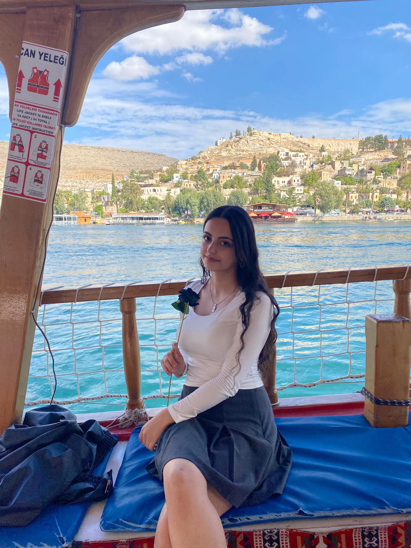 @Ravzaa