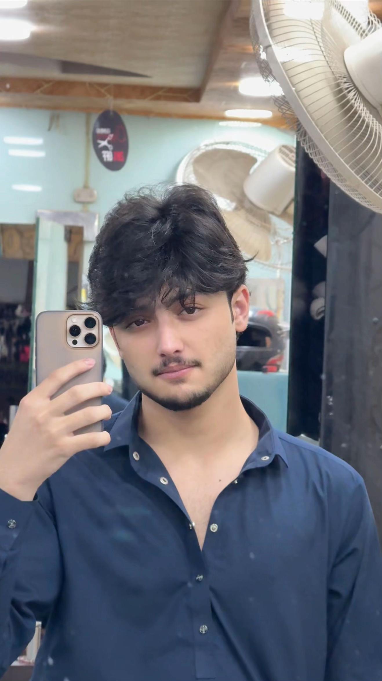 @Hussain_🫀