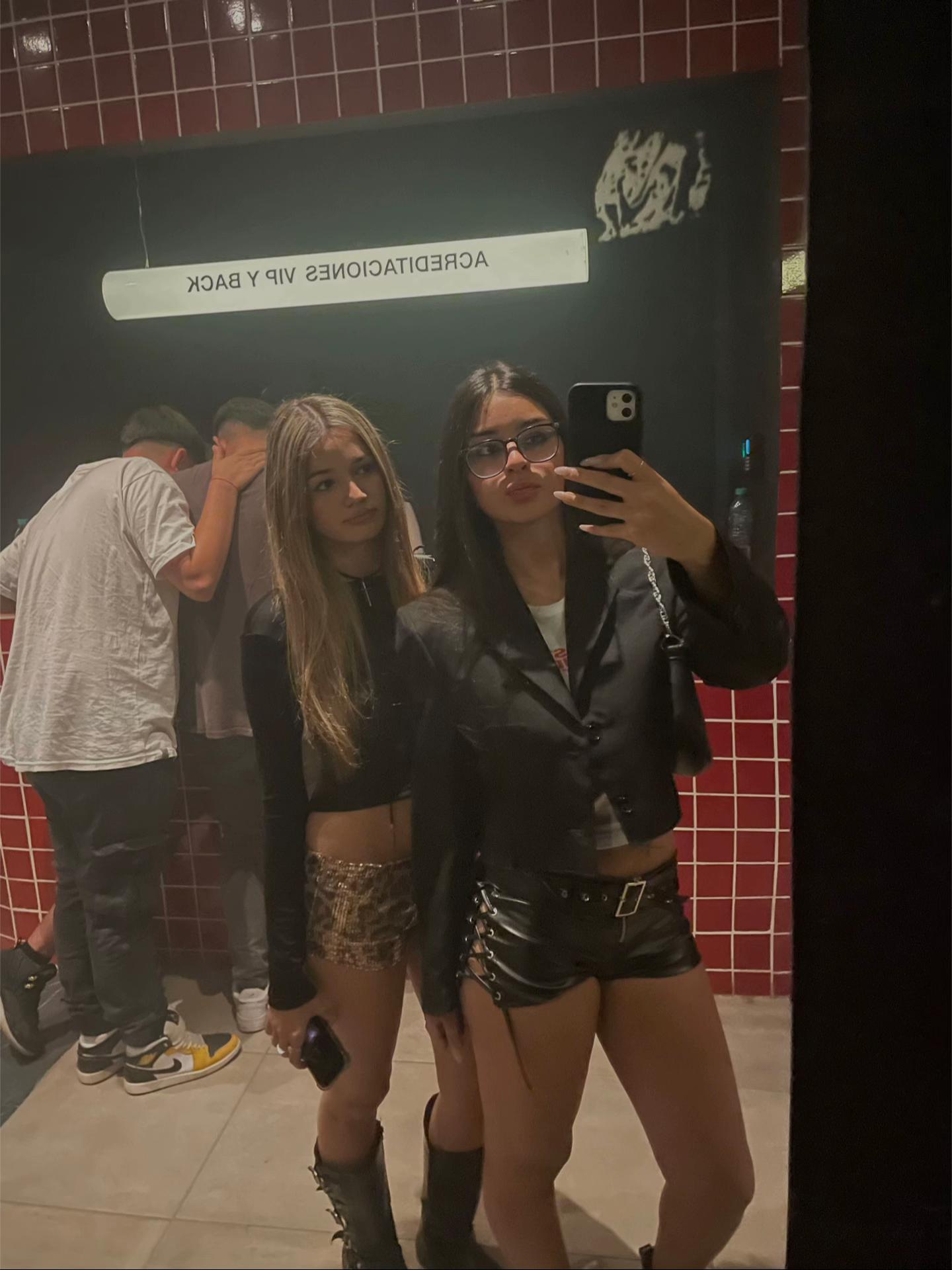 @ambardiaazz