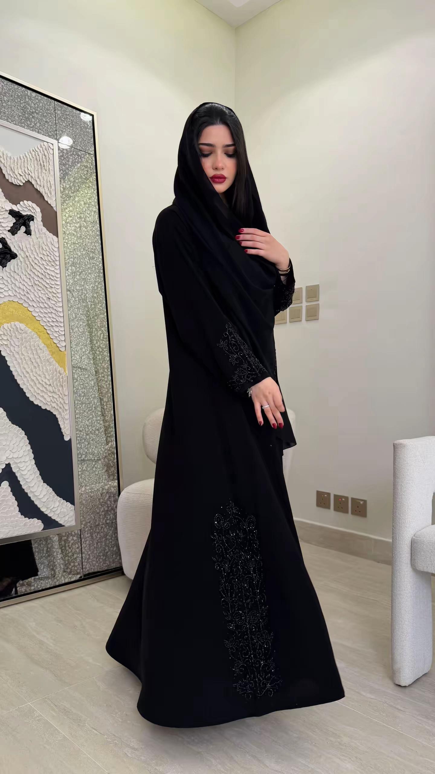@styliishrobe
