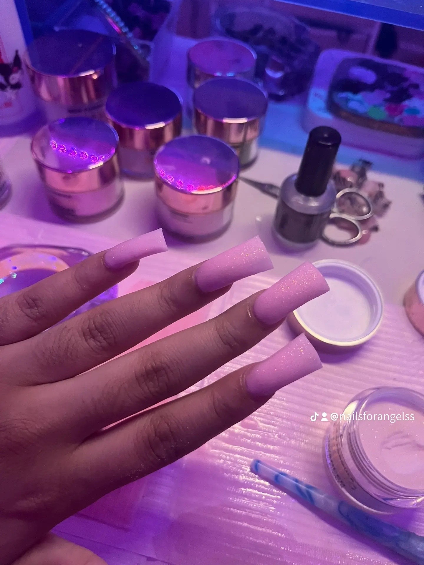 @nailsforangelz