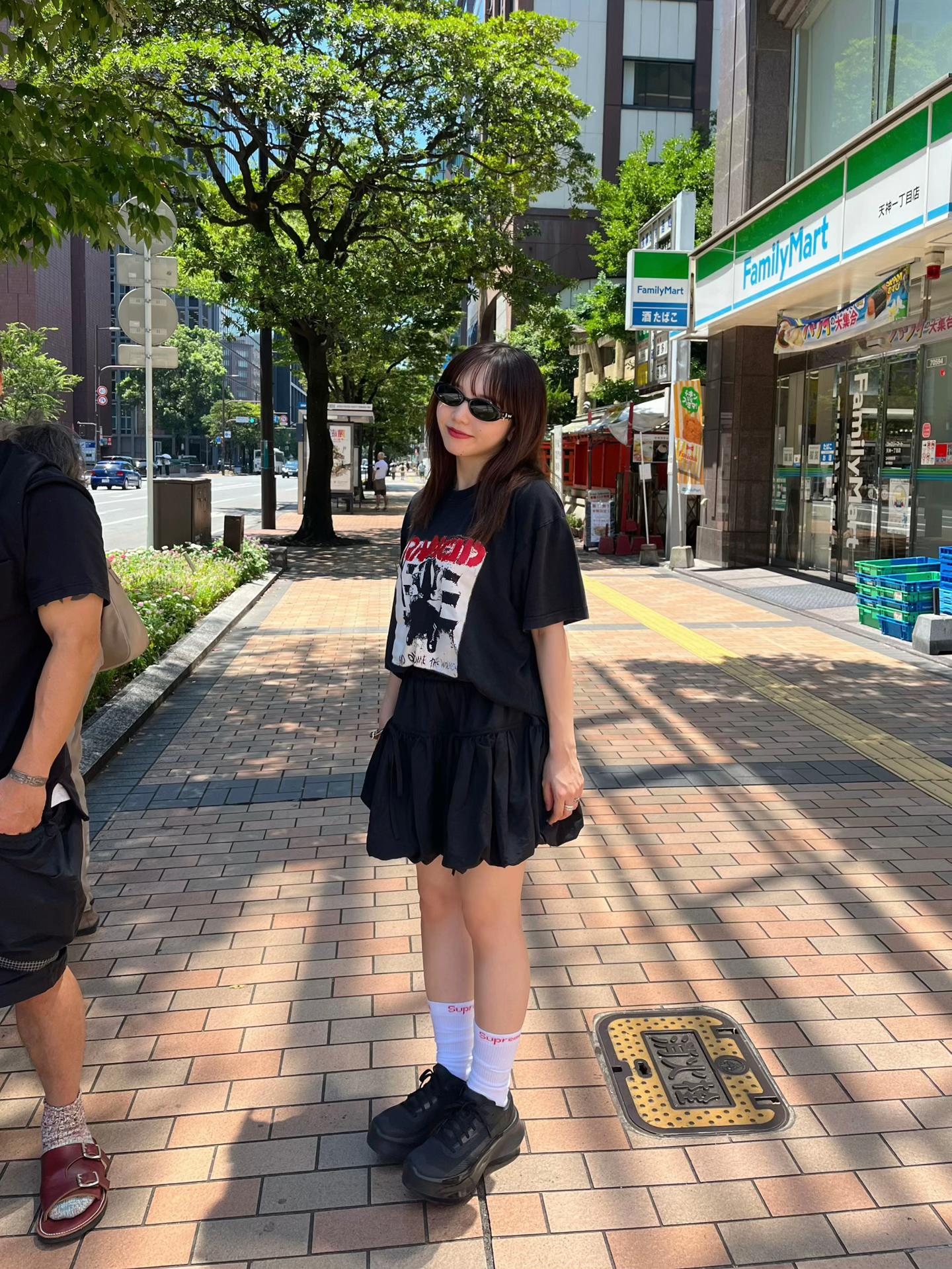 @るう