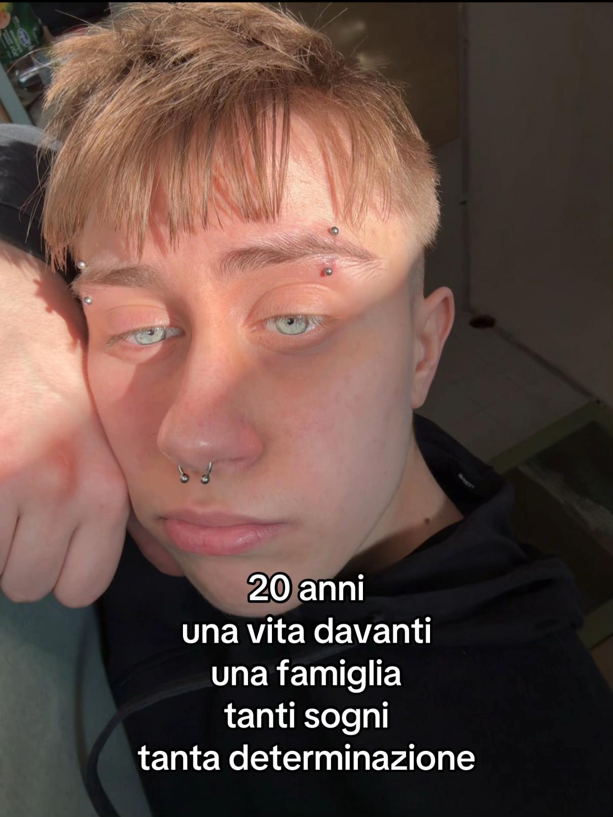@_ronnieee__005