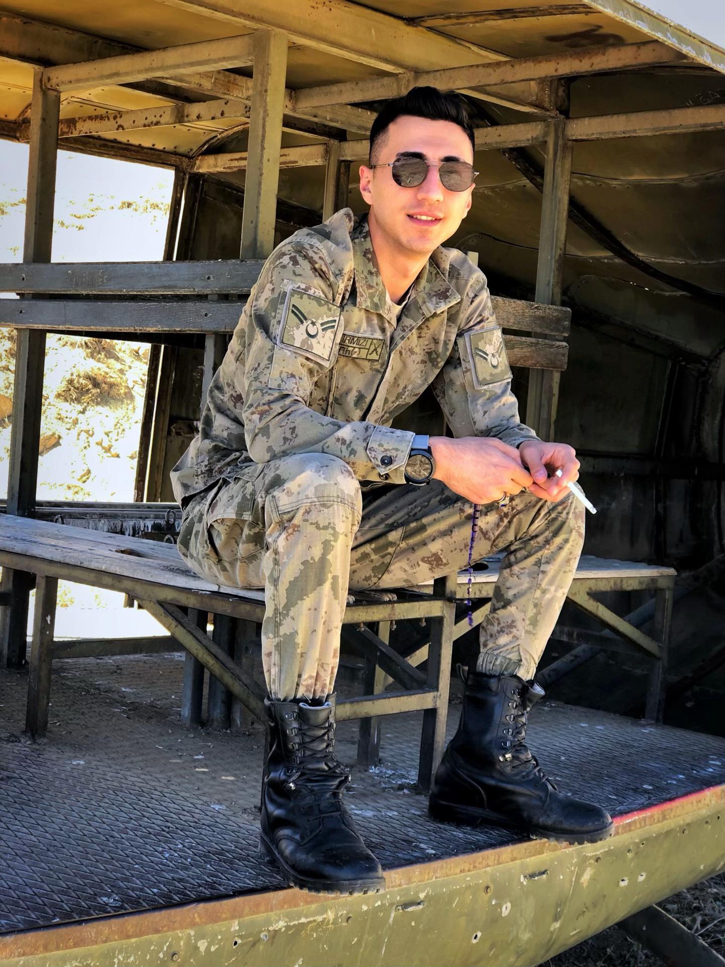 @𝘼𝙔𝘿𝙄𝙉 𝙆𝙄𝙍𝙈𝙄𝙕𝙄 🇹🇷
