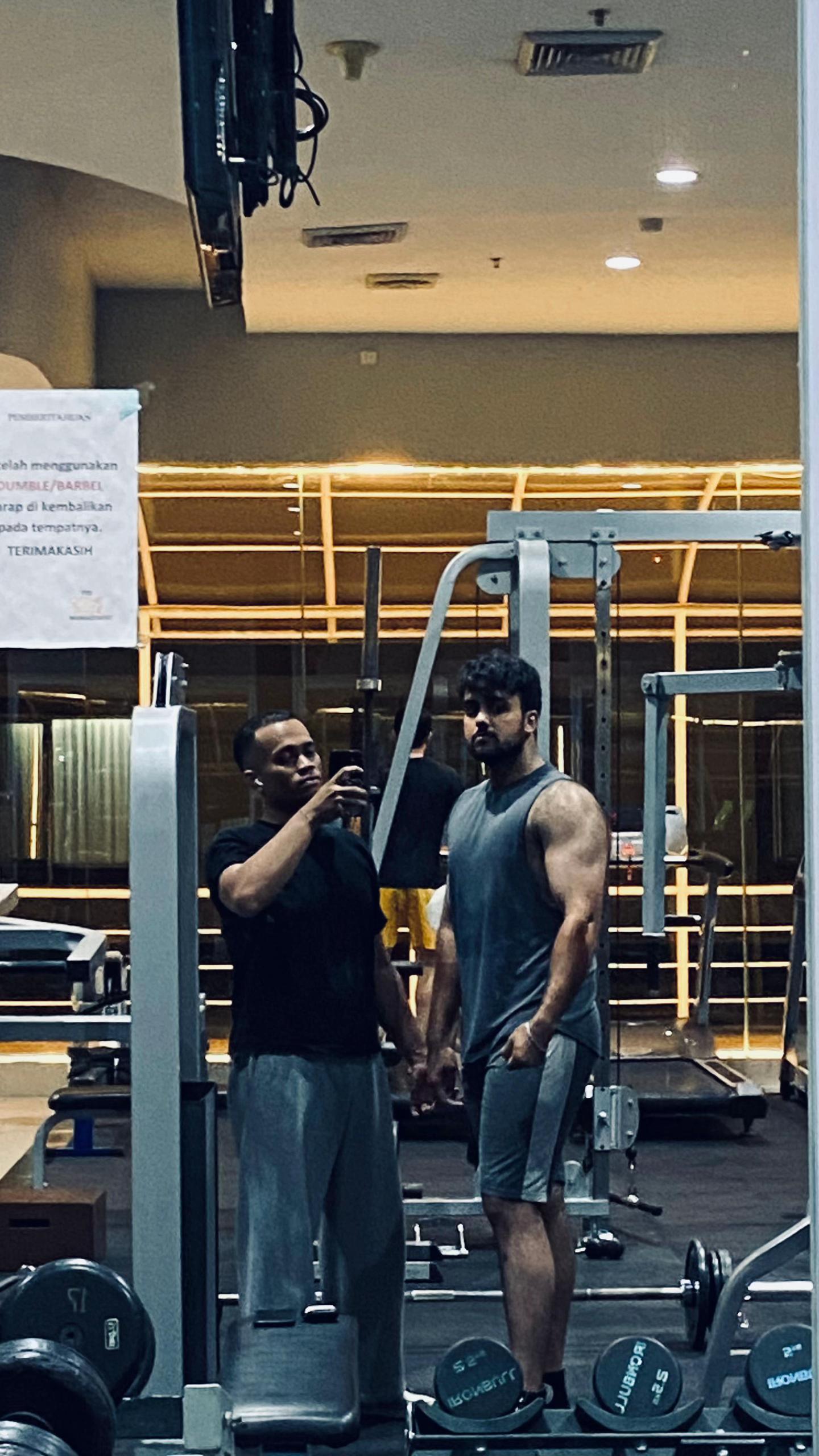 @strong men addict