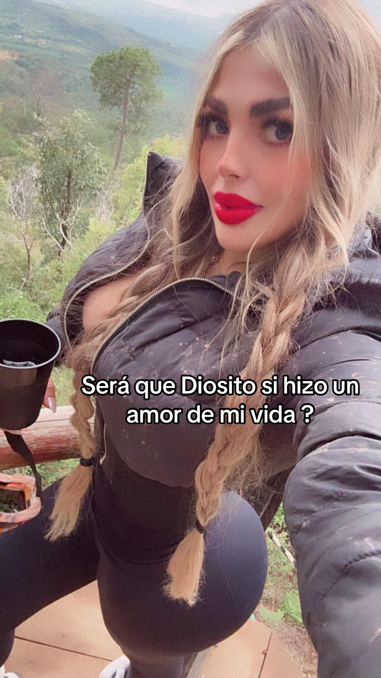 @vanesza_hurtado
