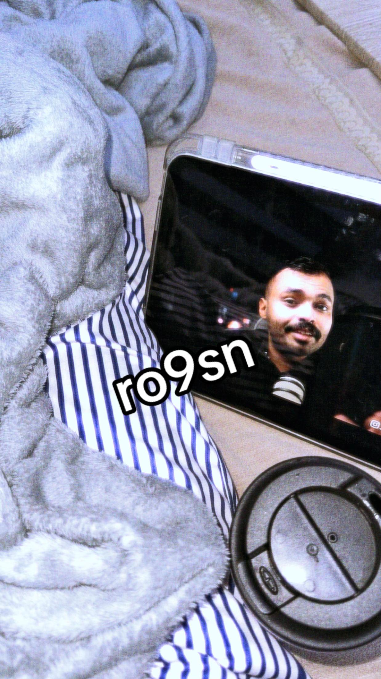 @ro9sn