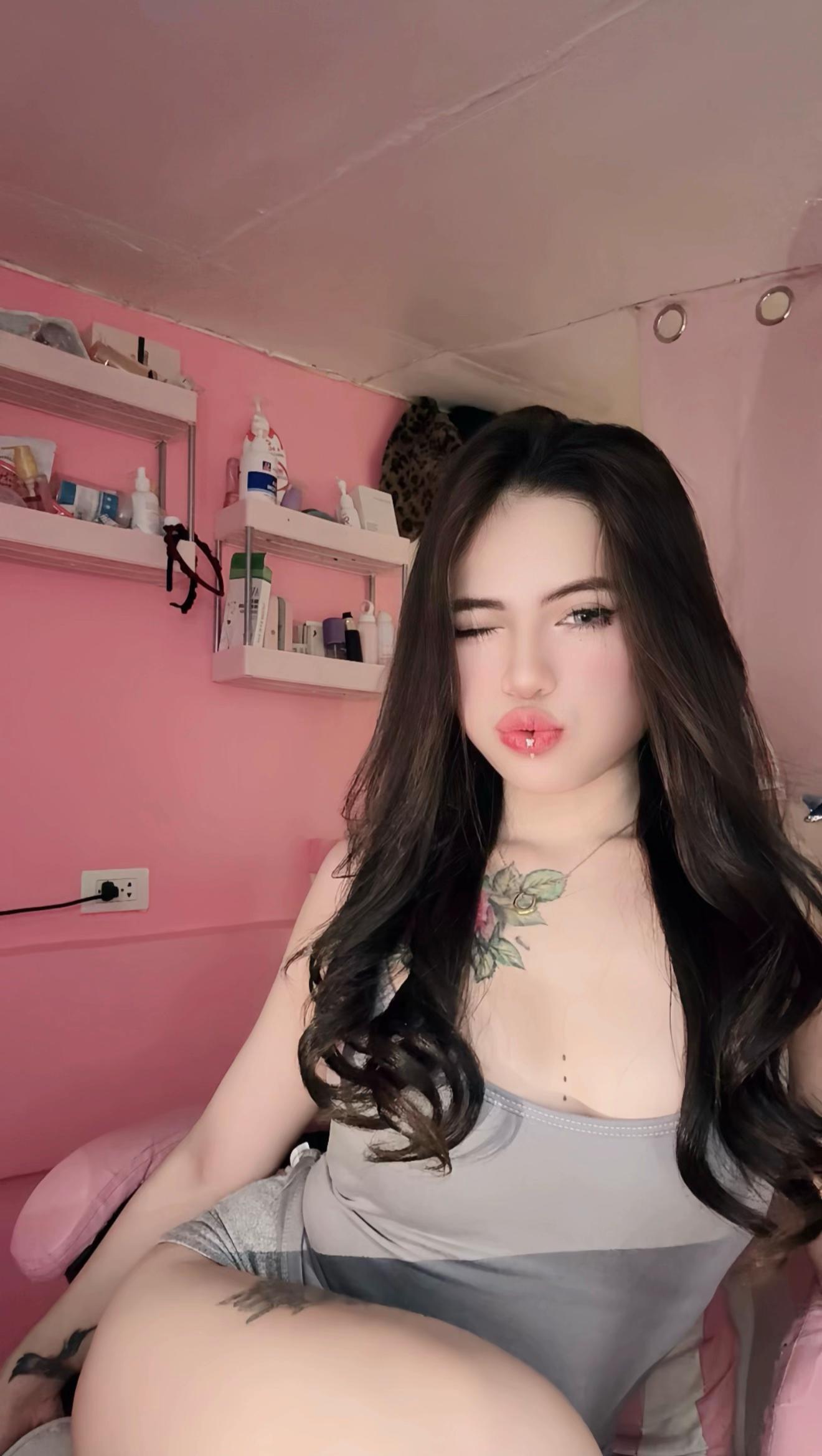 @strwberry🍓