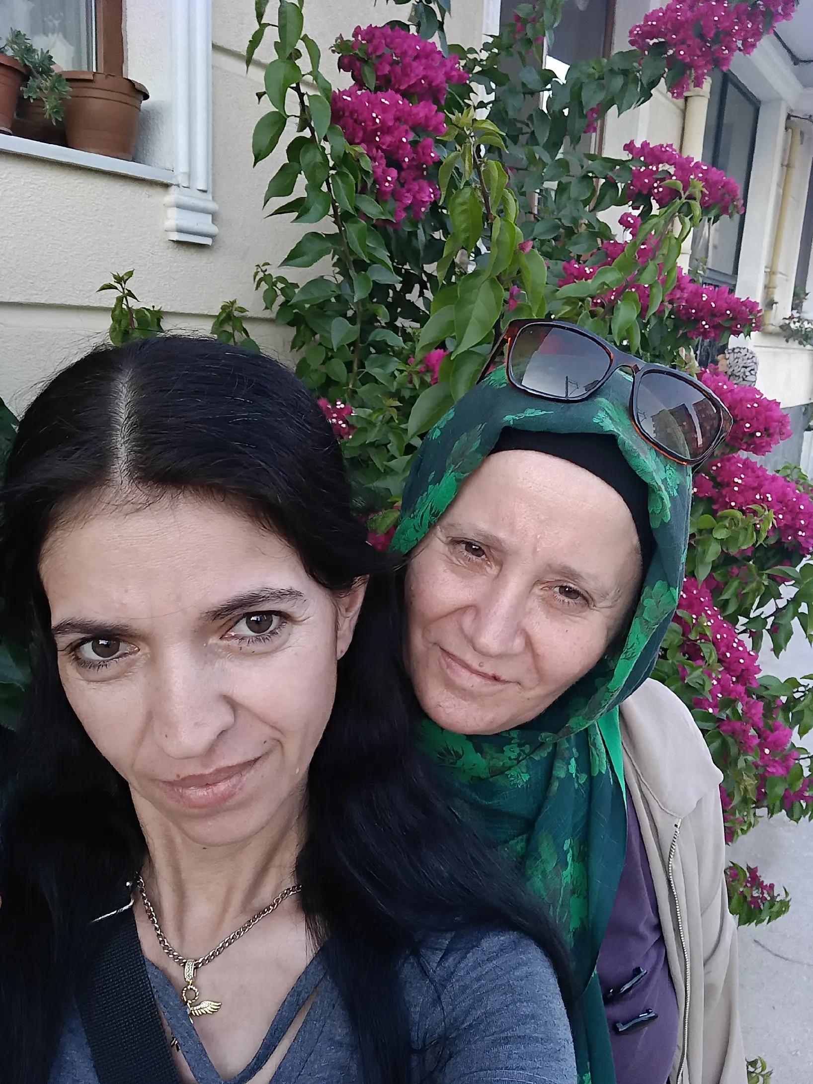 @H&uuml;meyra Erguvan