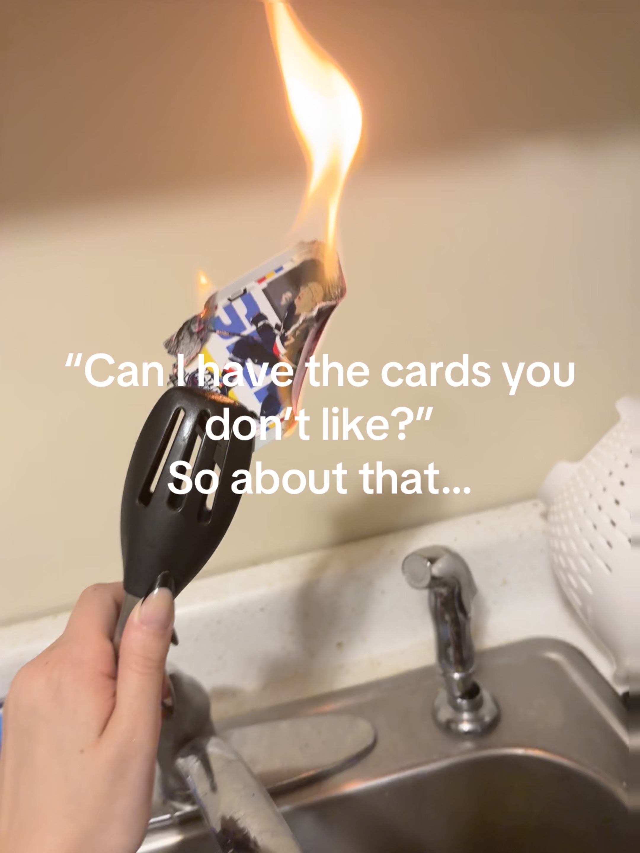@yourmumslefttit