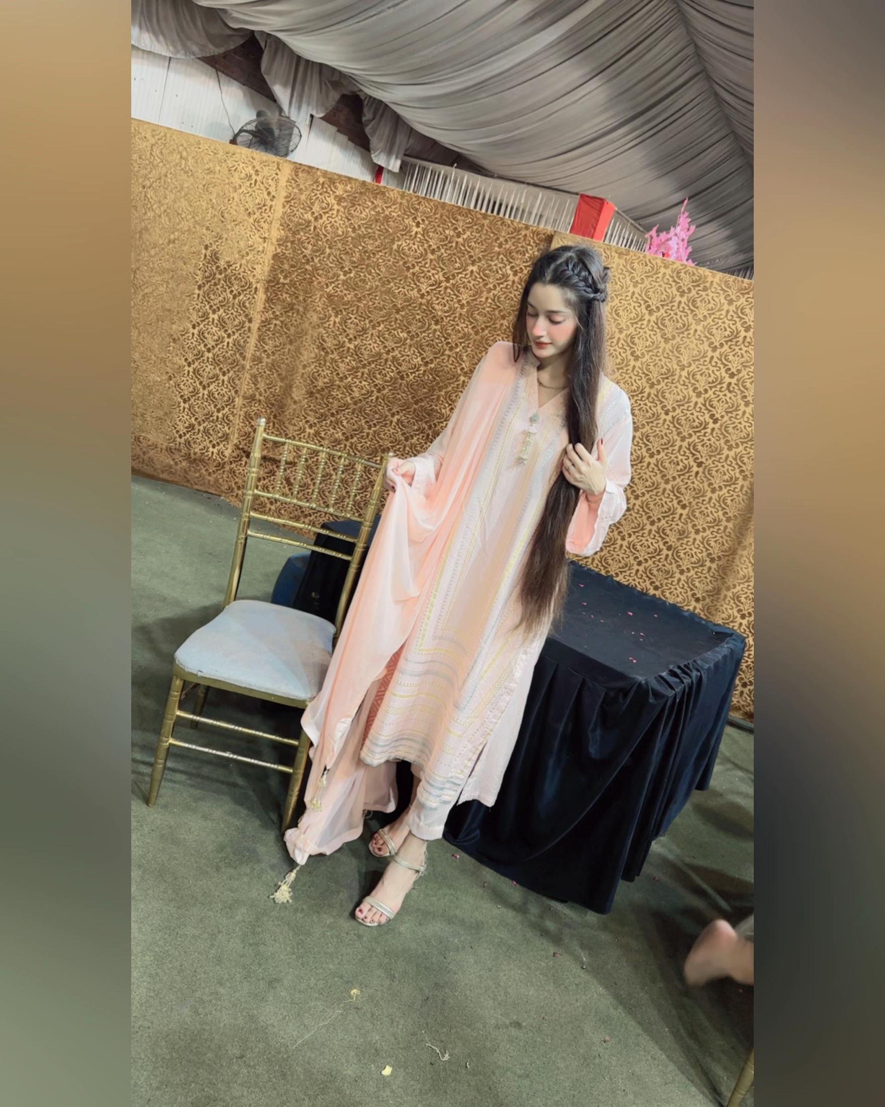 @علیشاء ملک 🦋