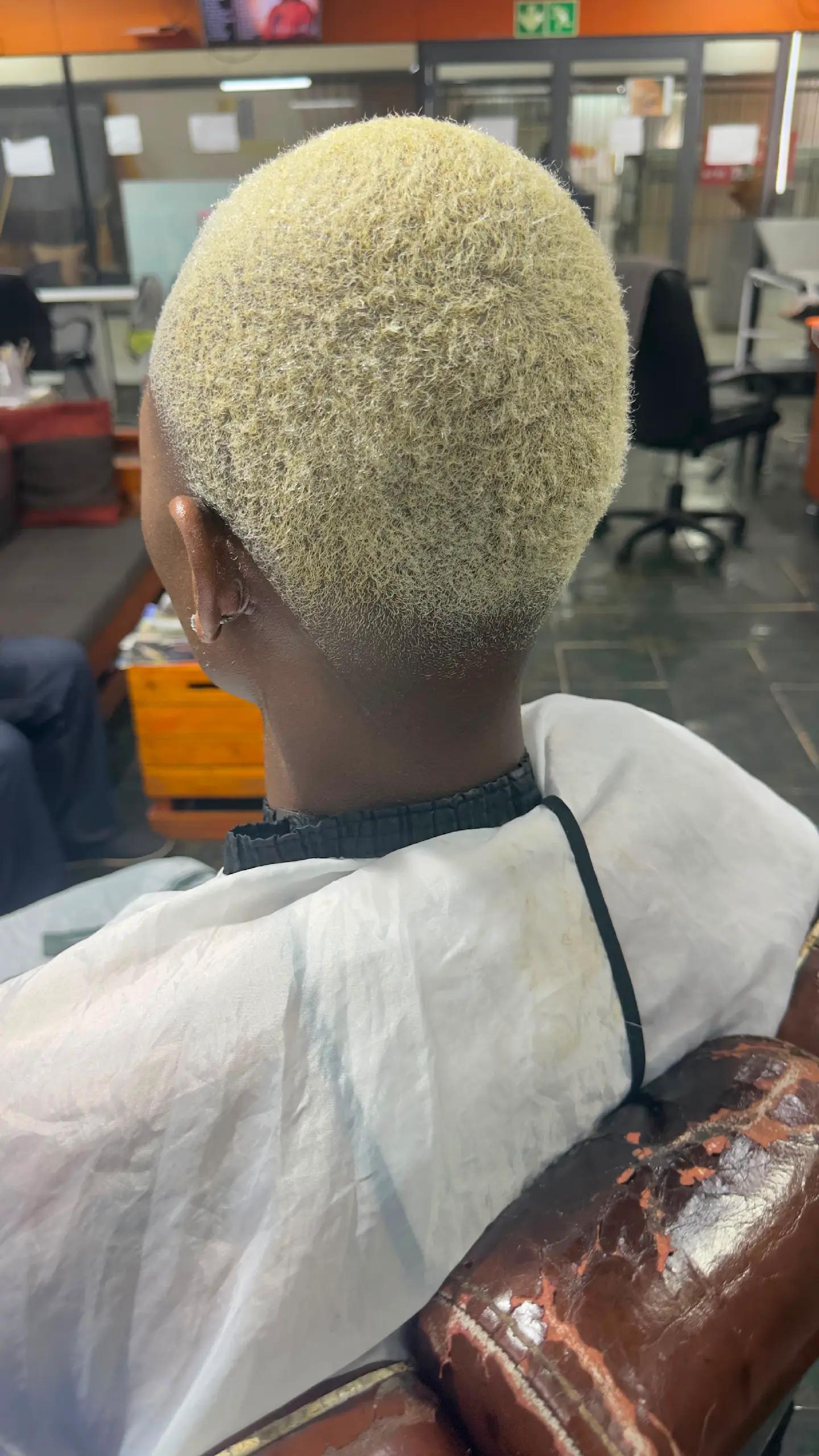 @Royal beauty hair salon.SA