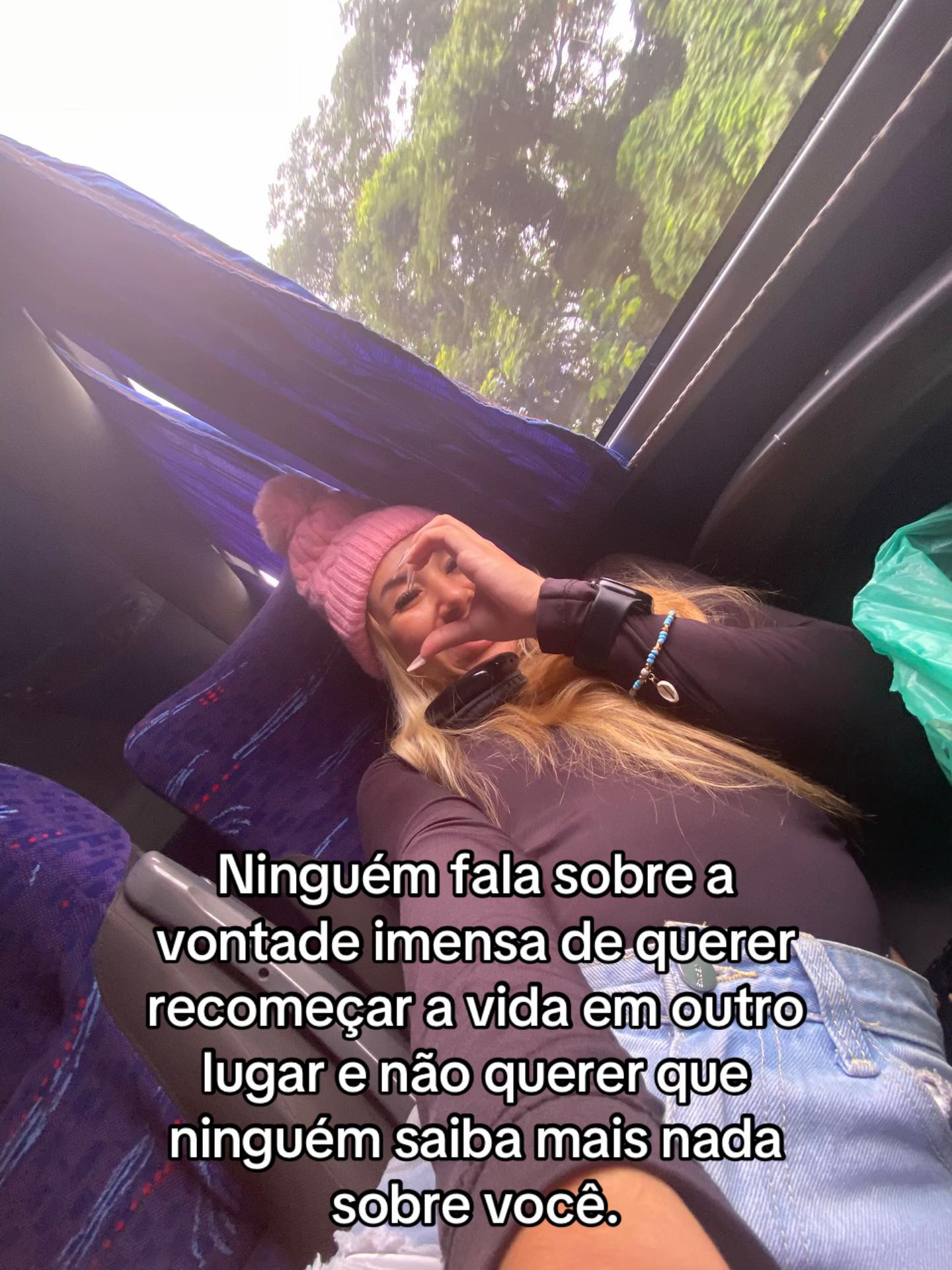 @Loira_