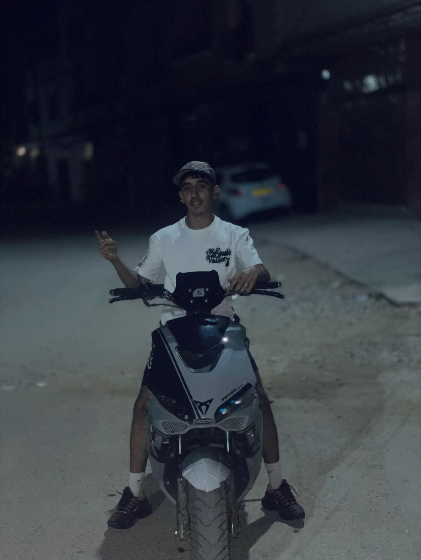 @𝐀𝐘𝐎𝐔𝐁 𝐃𝐈𝐆𝐀