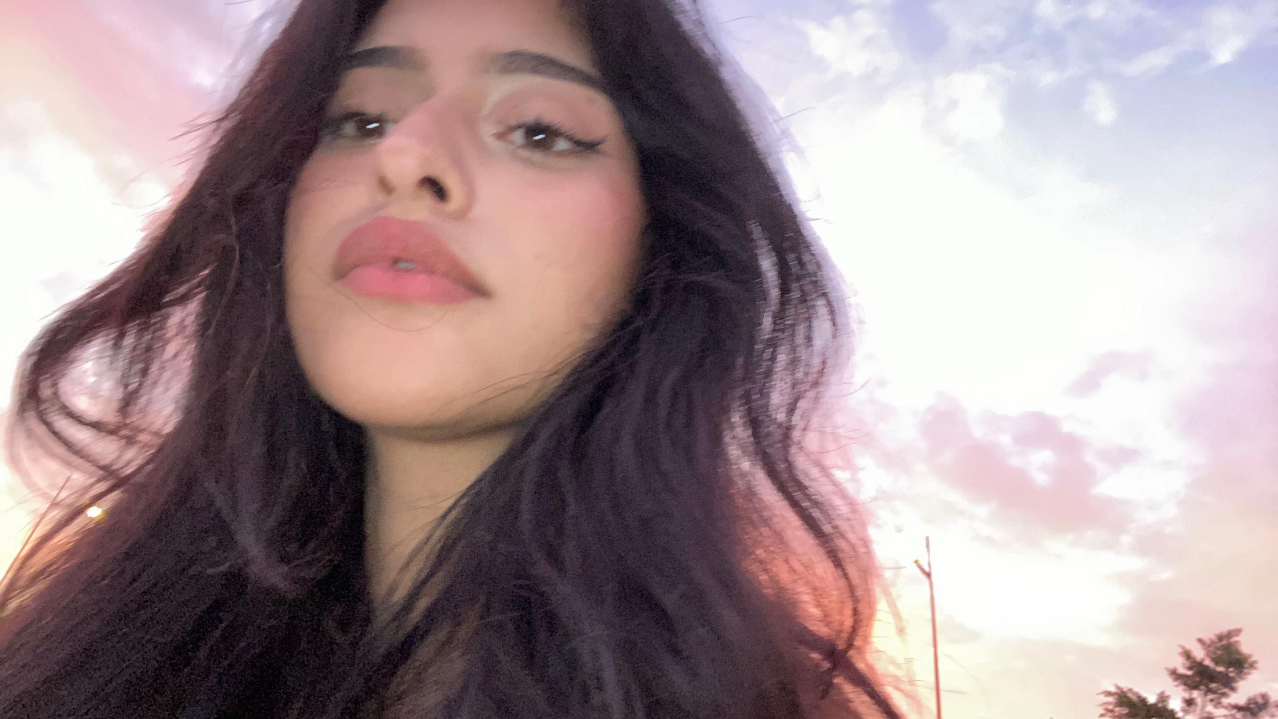 @FARAH 🩷🦢