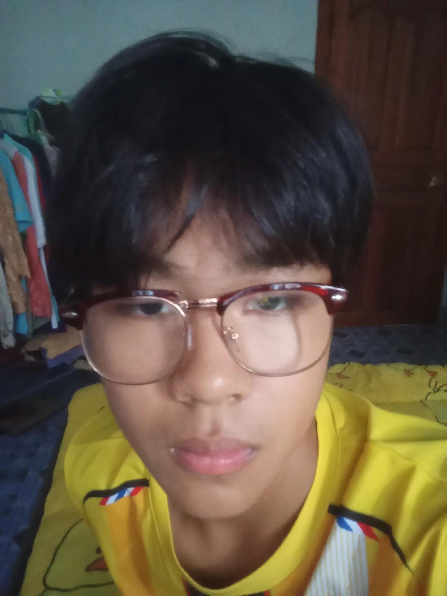 @เด็กชายกออ้ากล้าา