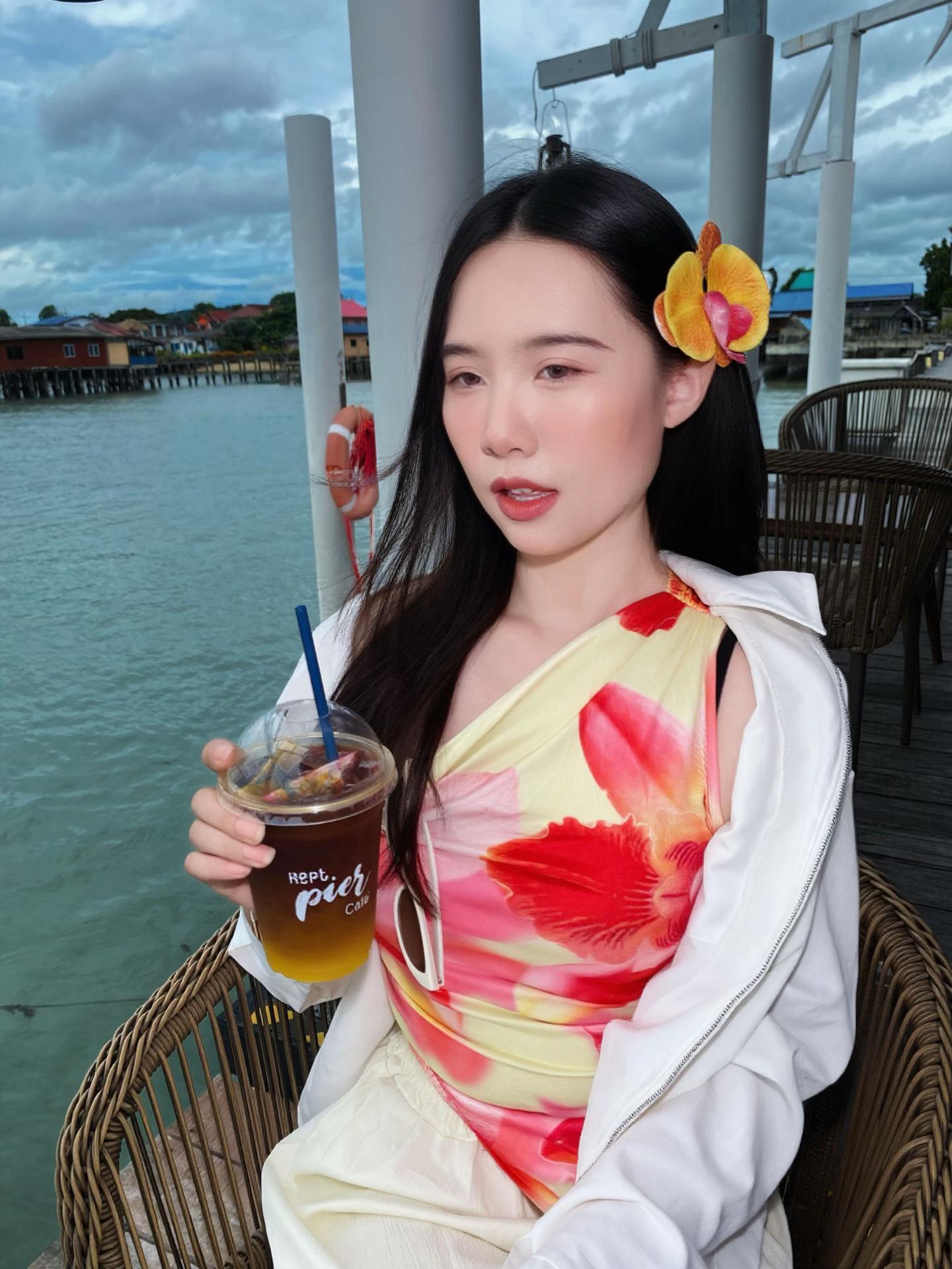 @พาลาพลอยโพนี่