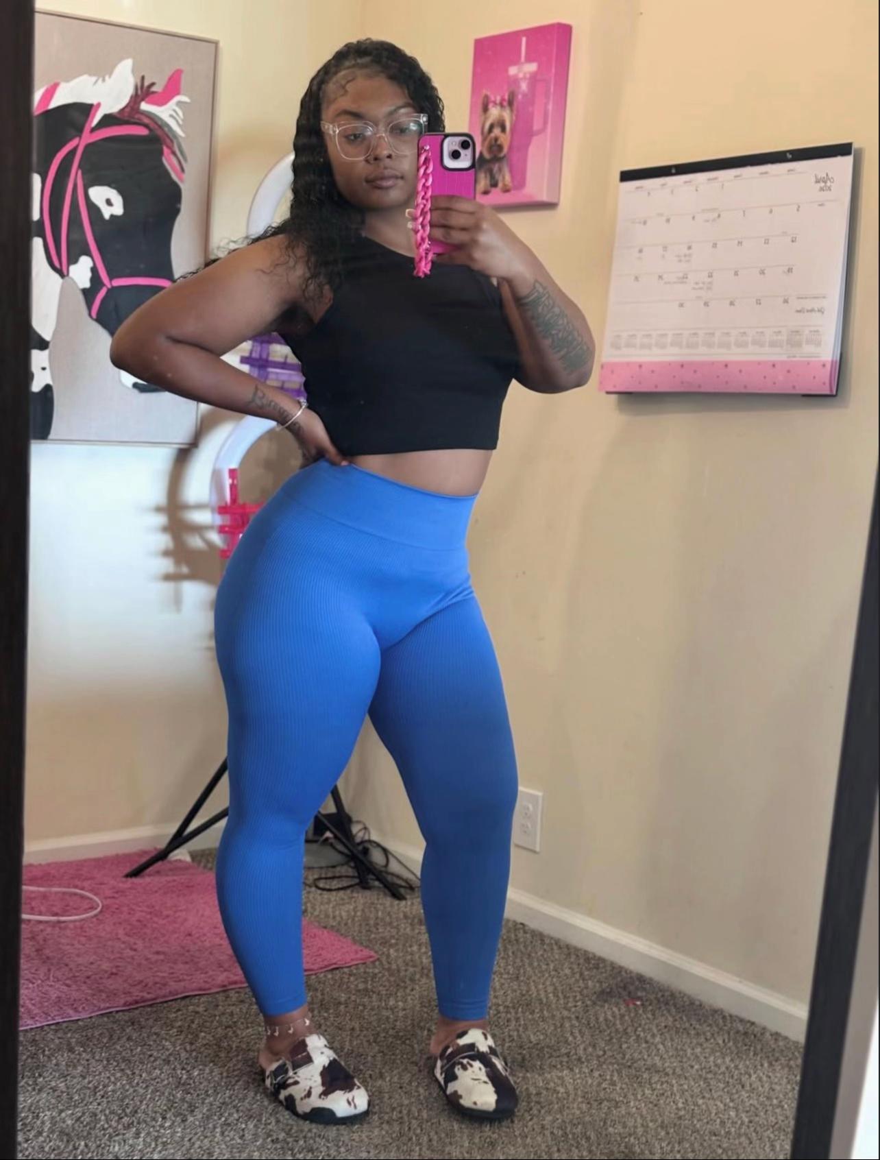 @julliatania__